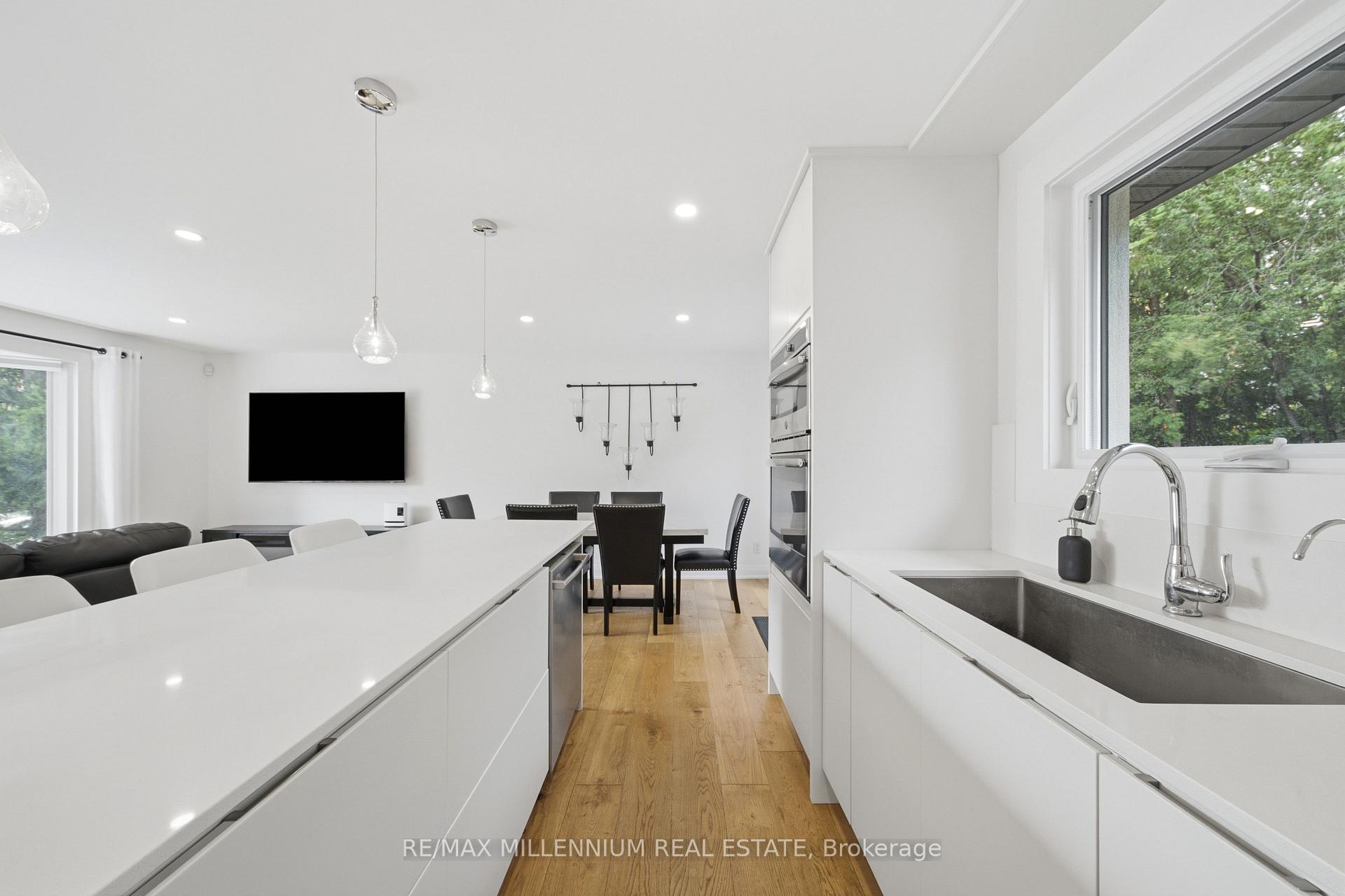 Photo 11 of 14 Crombie Place, Halton Hills, Georgetown — HOMEH