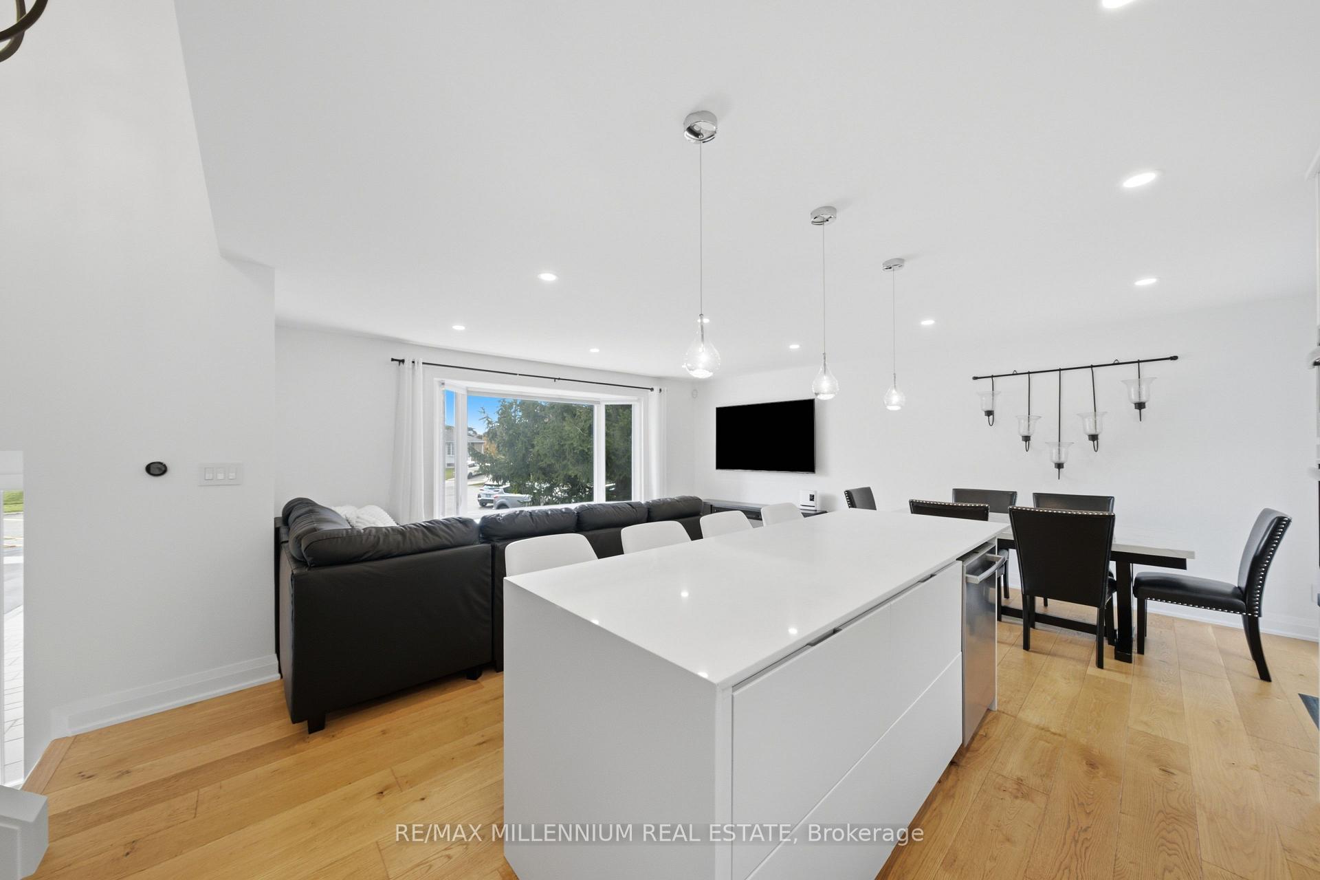 Photo 12 of 14 Crombie Place, Halton Hills, Georgetown — HOMEH
