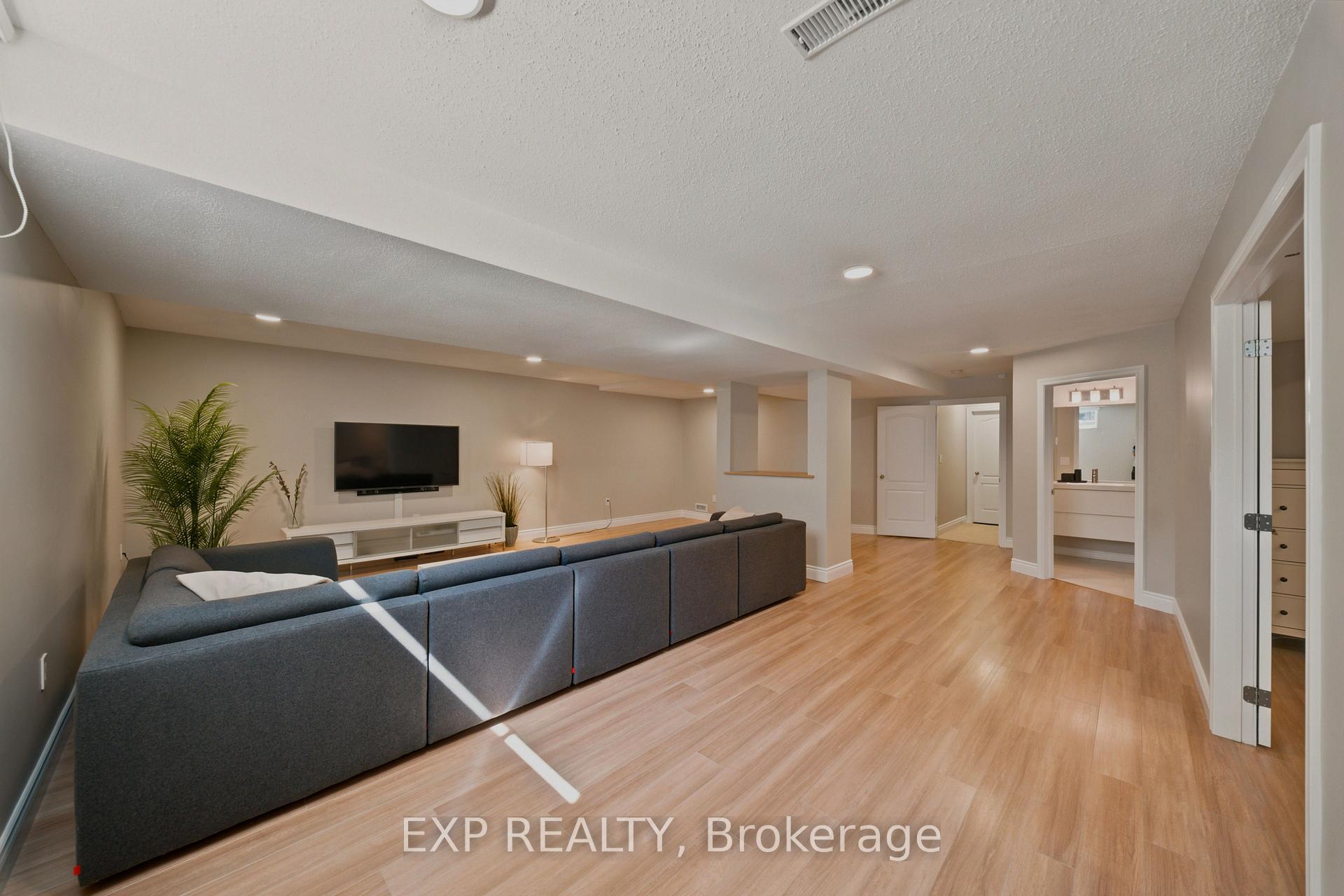Photo 37 of 16 Bridlegate Place, Ottawa, Craig Henry/Woodvale — HOMEH