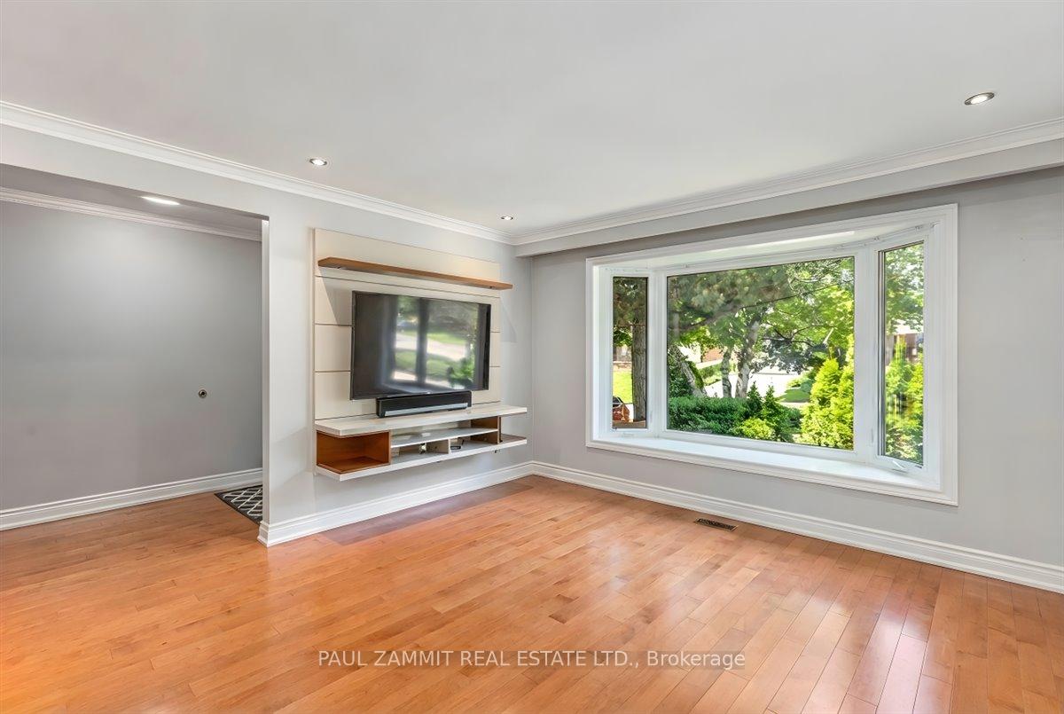 Photo 6 of 47 Ladyslipper Court, Markham, Bayview Glen — HOMEH