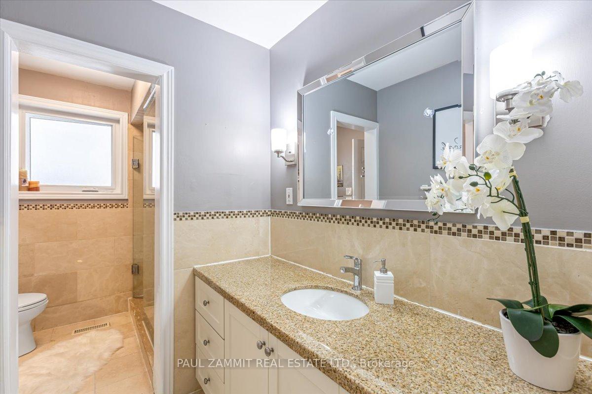 Photo 18 of 47 Ladyslipper Court, Markham, Bayview Glen — HOMEH