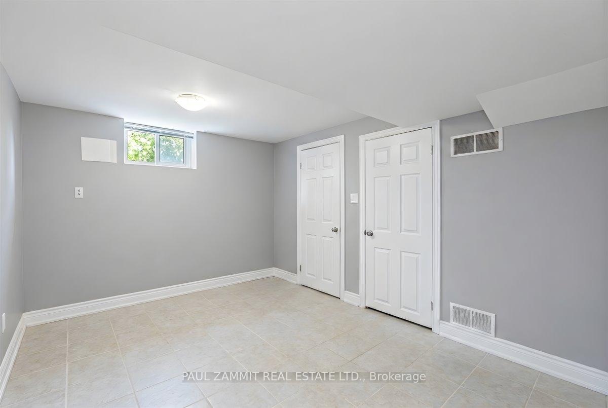 Photo 33 of 47 Ladyslipper Court, Markham, Bayview Glen — HOMEH