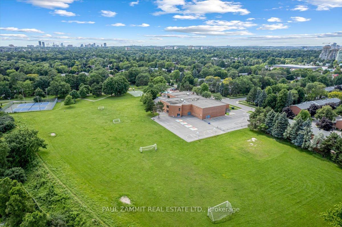 Photo 41 of 47 Ladyslipper Court, Markham, Bayview Glen — HOMEH