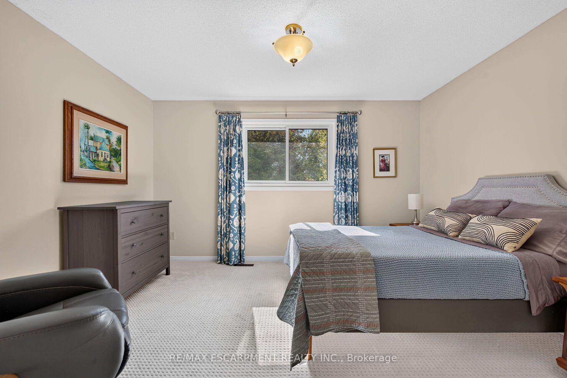 Photo 31 of 14 Steflar Street, Pelham, Fonthill — HOMEH
