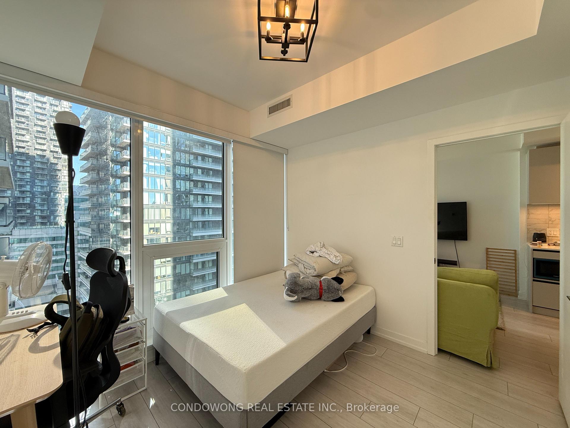Photo 11 of Unit 2207, 55 Mercer Street, Toronto, Waterfront Communities — HOMEH
