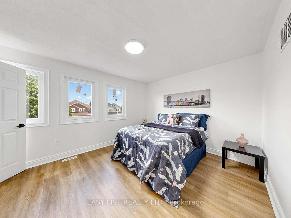 Photo 21 of 16 Mount Fuji Crescent, Brampton, Sandringham-Wellington — HOMEH