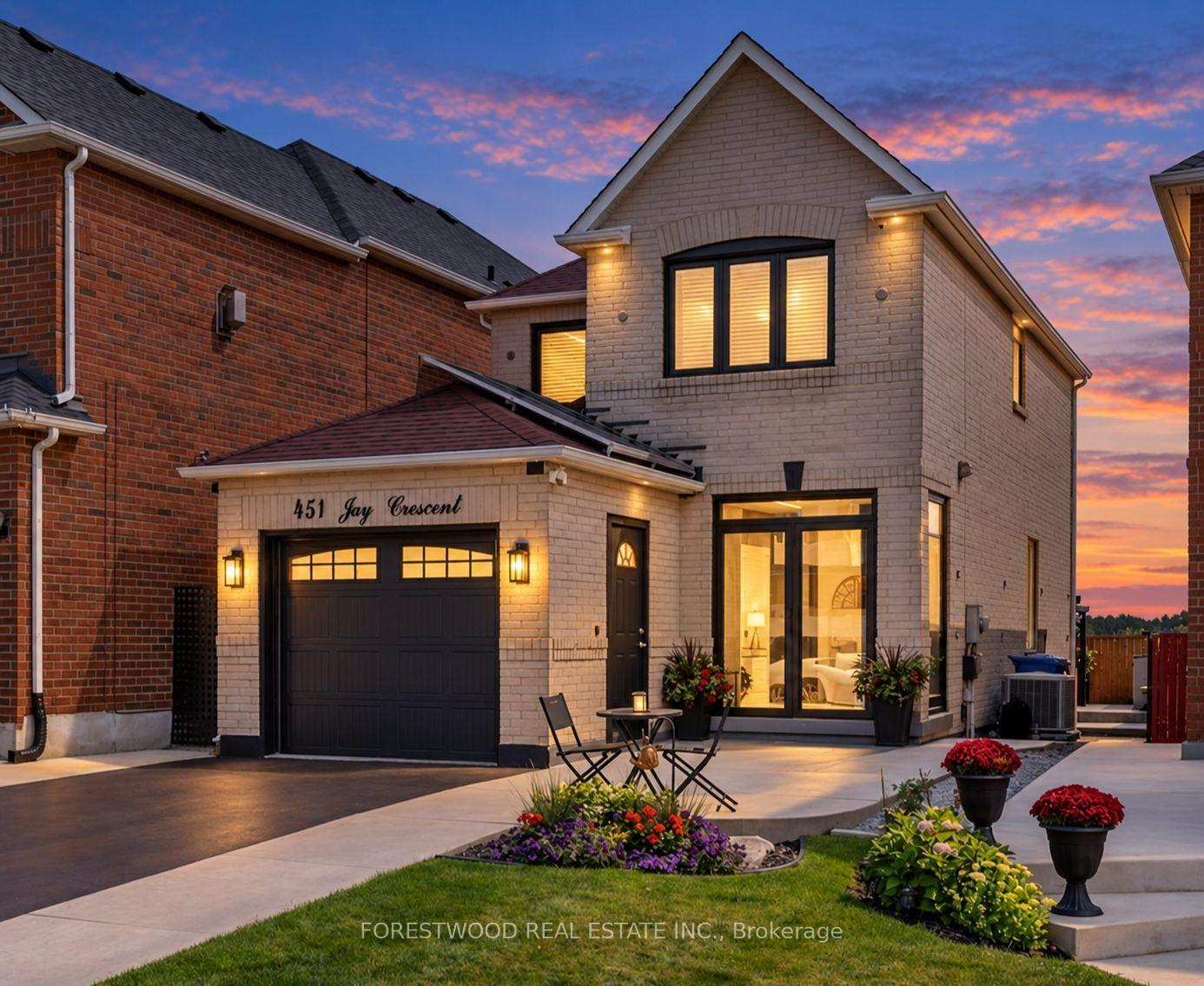 Photo of 451 Jay Crescent