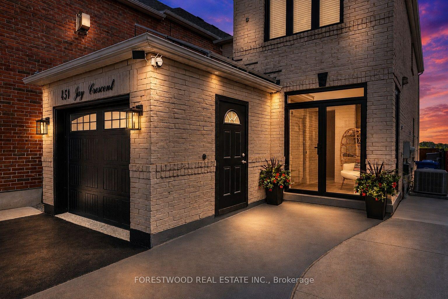 Photo 2 of 451 Jay Crescent, Orangeville — HOMEH