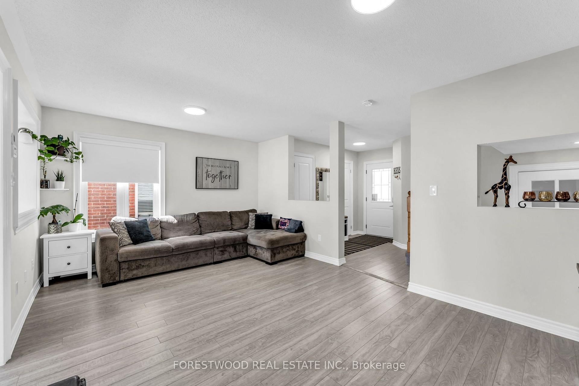 Photo 7 of 451 Jay Crescent, Orangeville — HOMEH