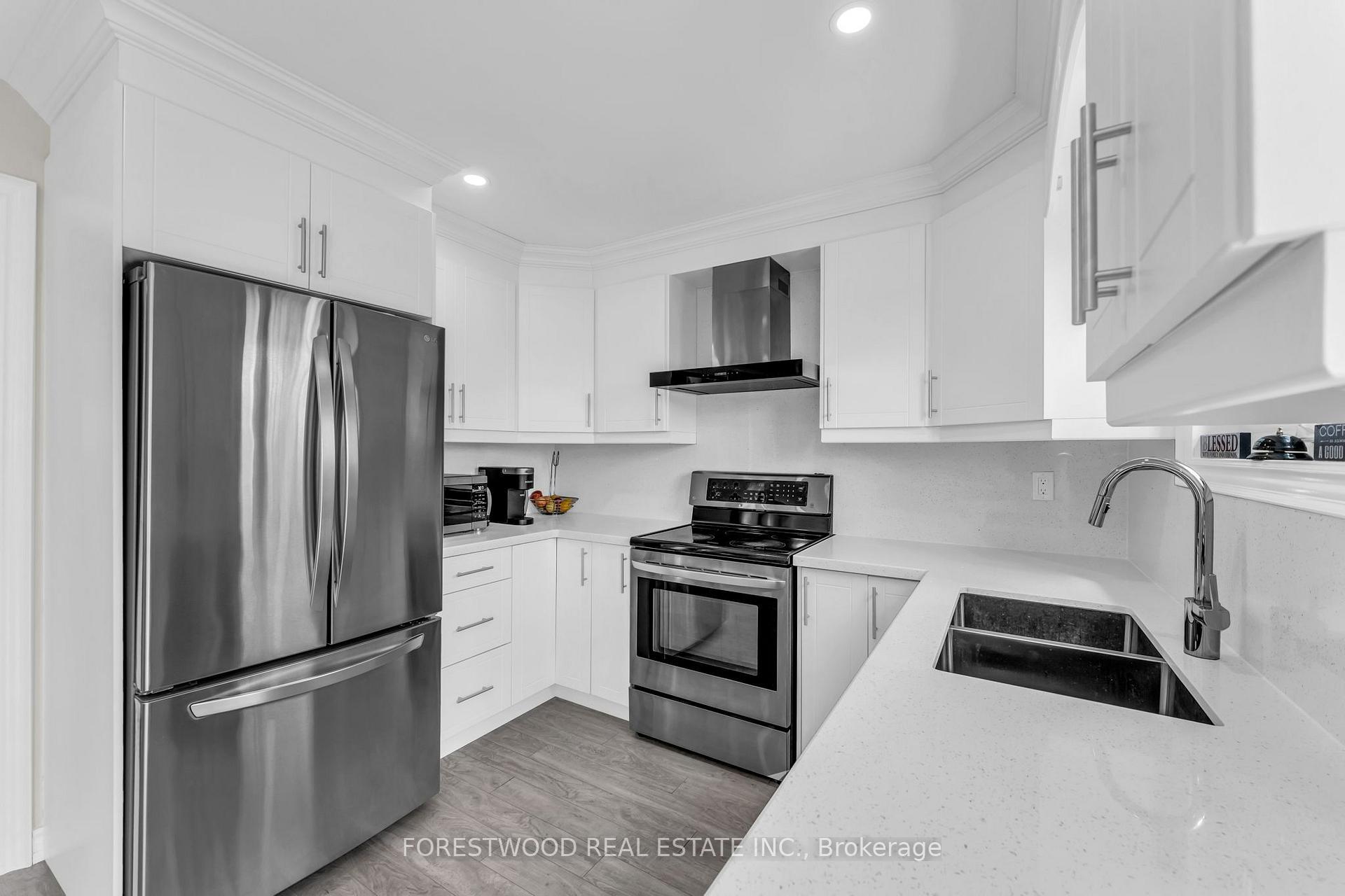 Photo 13 of 451 Jay Crescent, Orangeville — HOMEH
