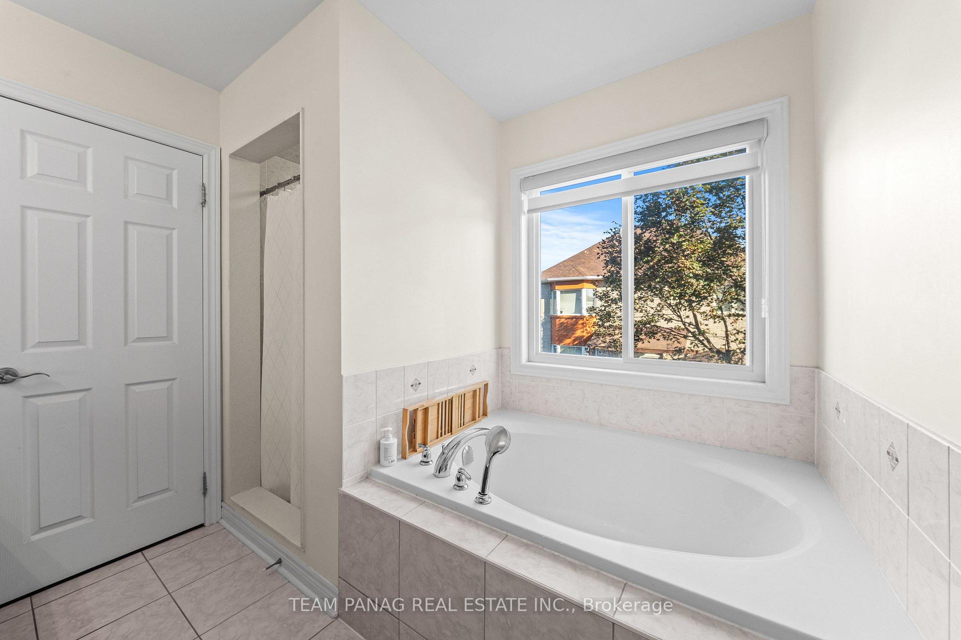 Photo 29 of 124 Watsonbrook Drive, Brampton, Sandringham-Wellington — HOMEH