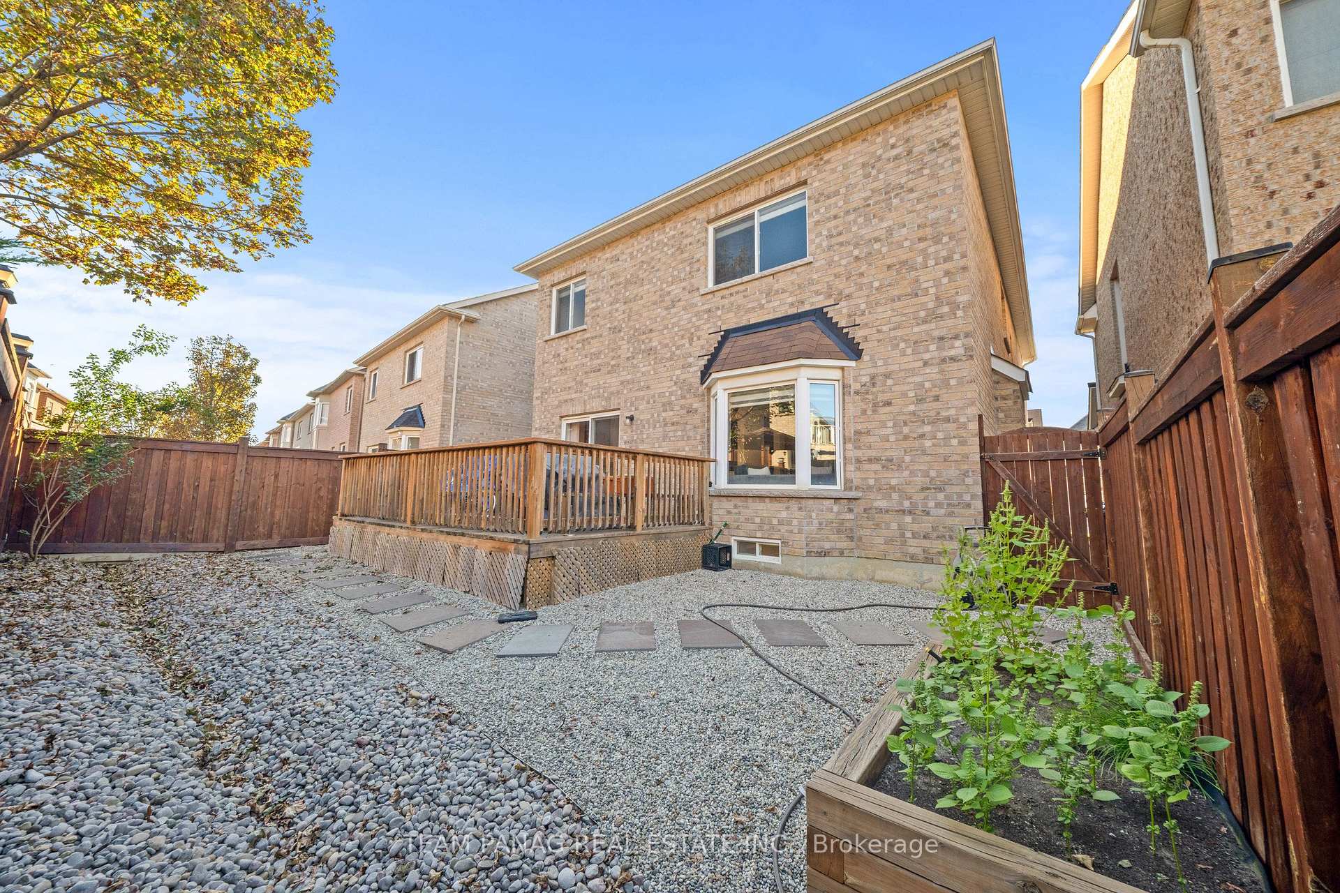 Photo 49 of 124 Watsonbrook Drive, Brampton, Sandringham-Wellington — HOMEH