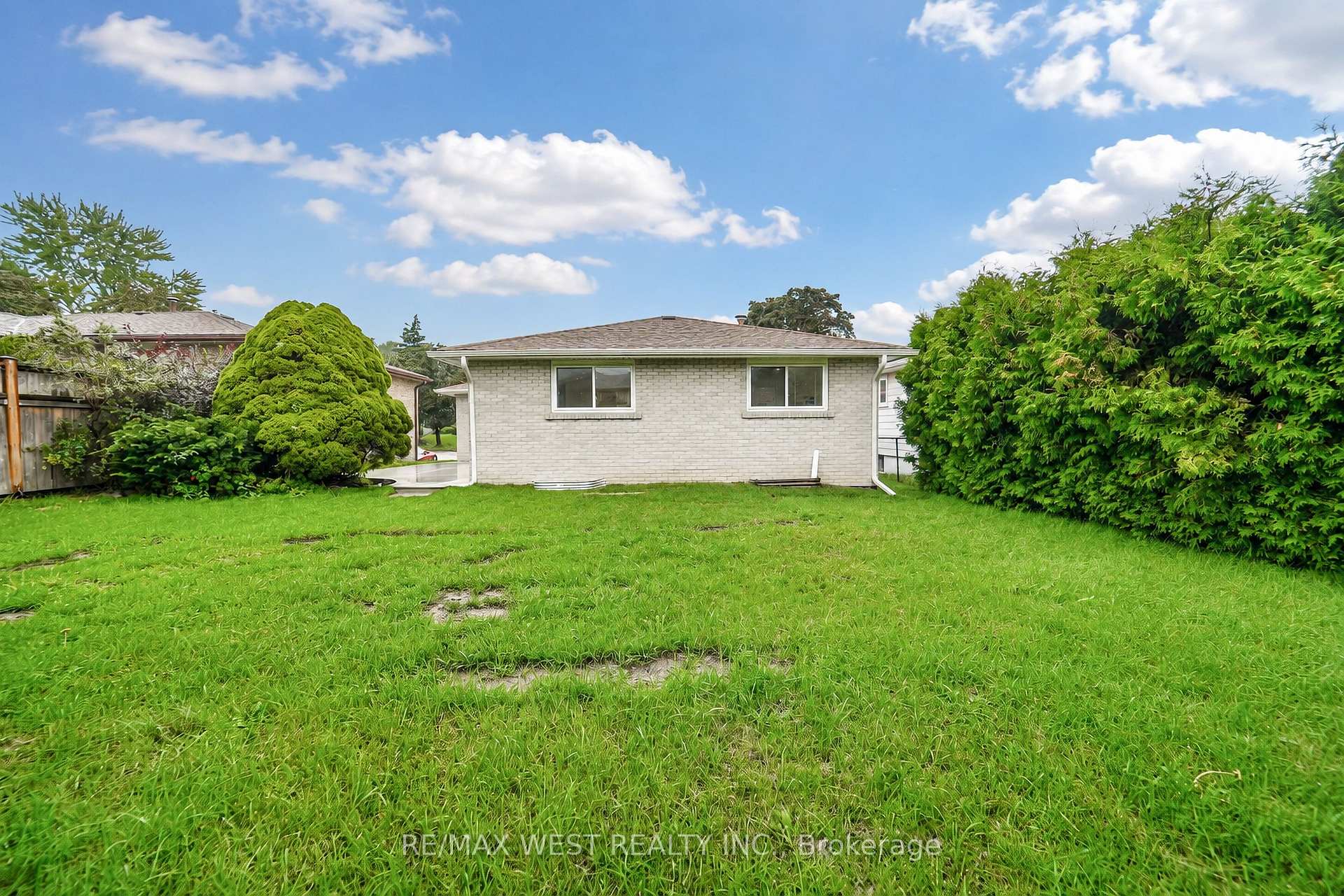 Photo 18 of 765 Dodsworth Crescent, Mississauga, Applewood — HOMEH