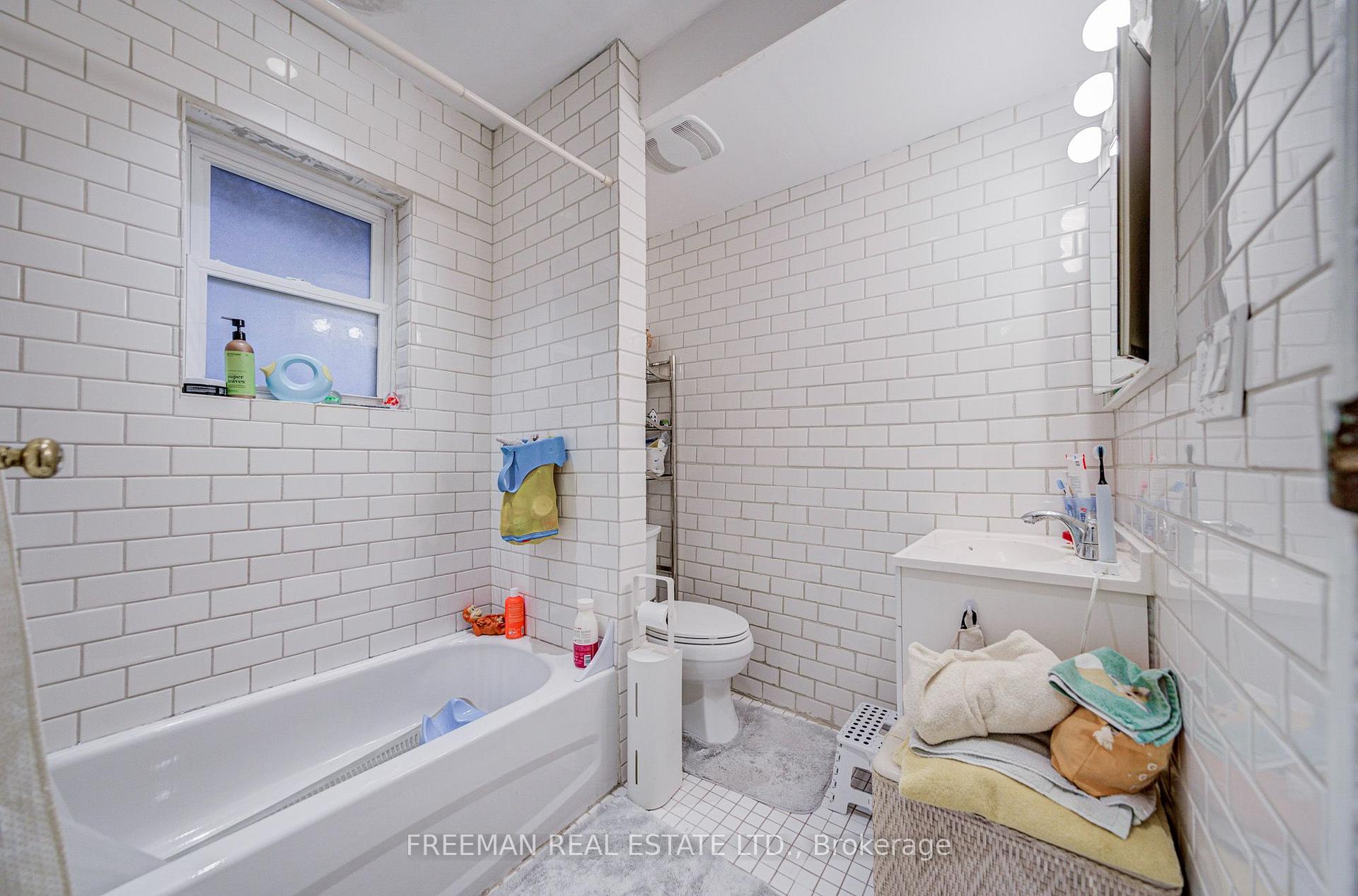Photo 9 of 267 Albany Avenue, Toronto, The Annex — HOMEH