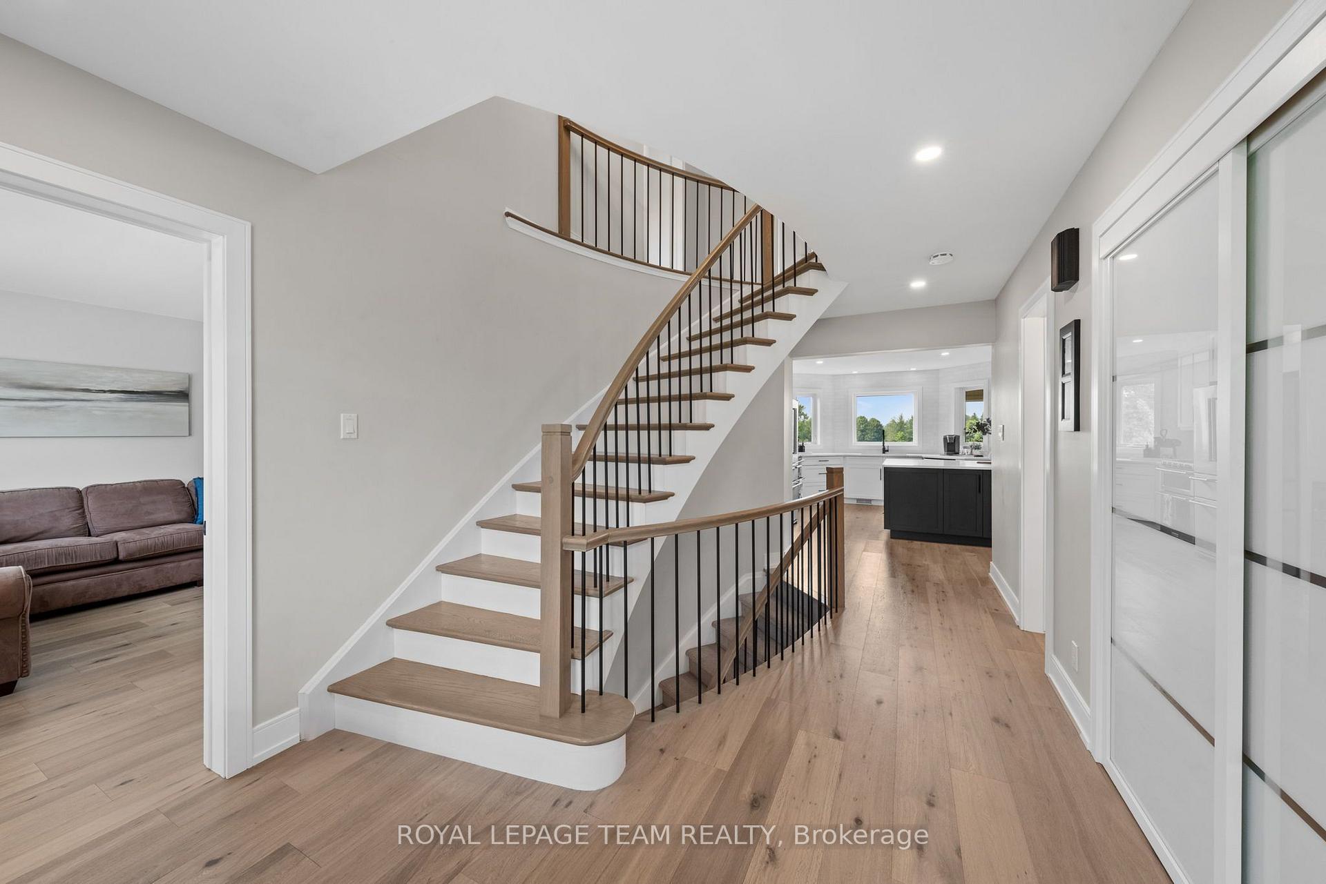 Photo 4 of 1095 Bravar Drive, Ottawa, Manotick Long Island & Nicholls Island — HOMEH