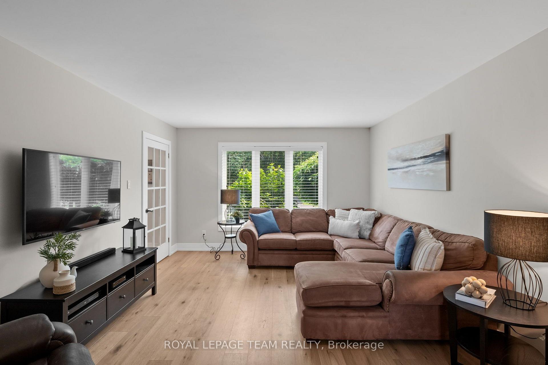 Photo 5 of 1095 Bravar Drive, Ottawa, Manotick Long Island & Nicholls Island — HOMEH