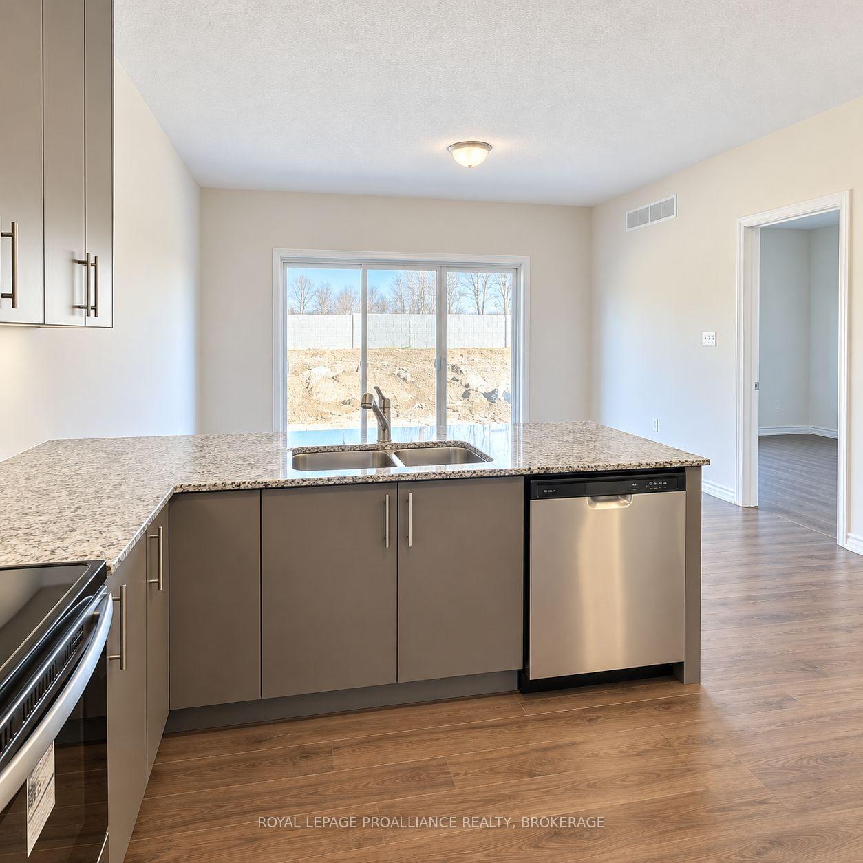 Photo 5 of 130 Adley Drive, Brockville, Brockville — HOMEH