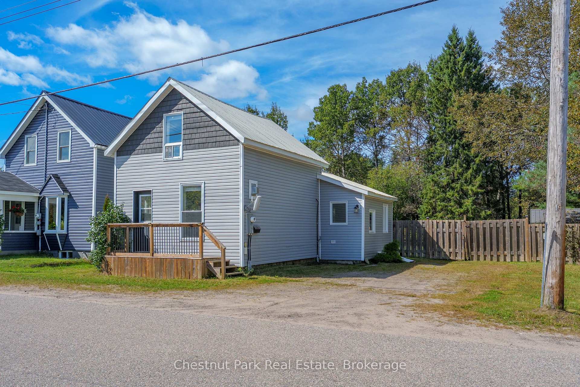 Photo 2 of 156 Main Street, Perry, Novar — HOMEH