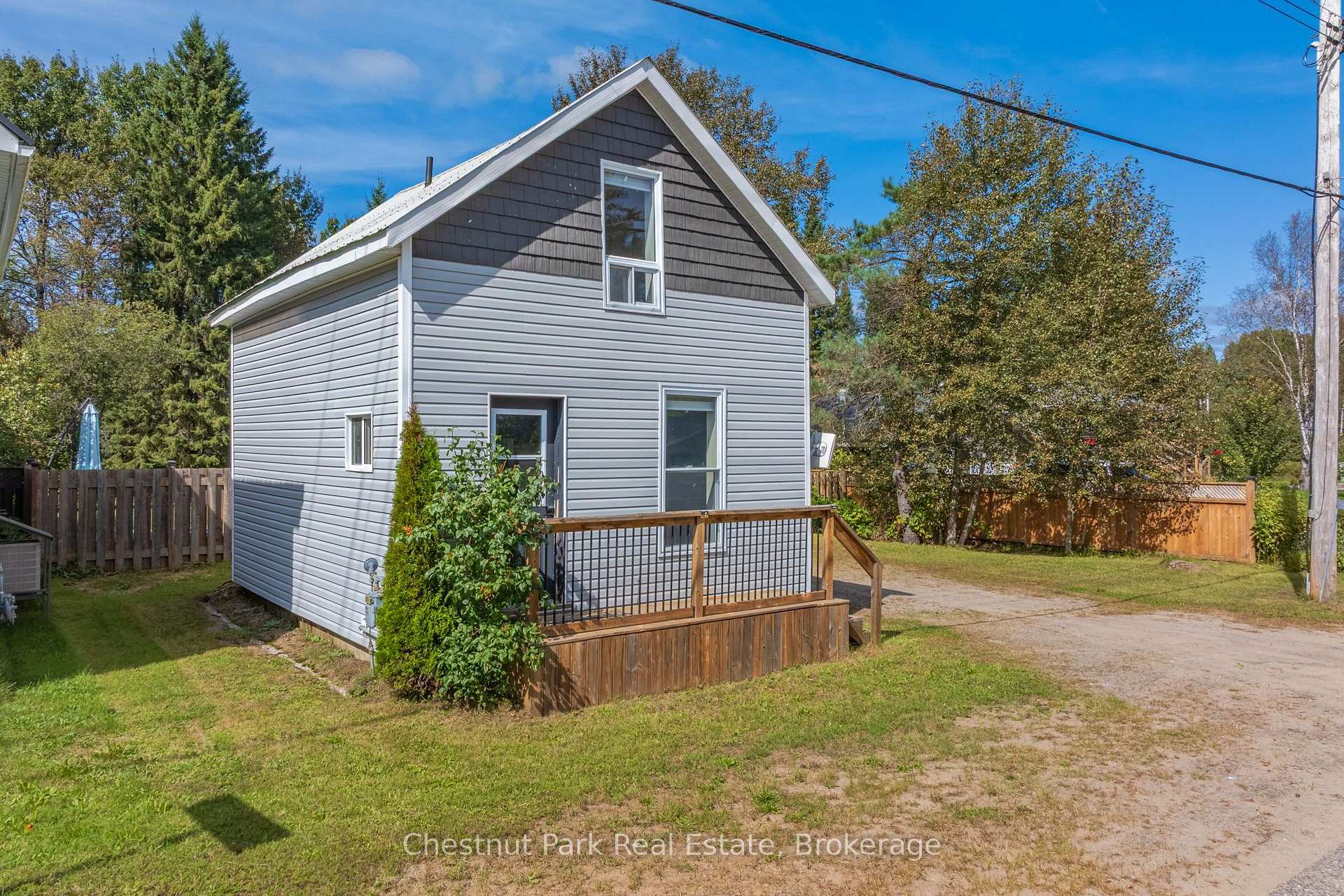 Photo 3 of 156 Main Street, Perry, Novar — HOMEH