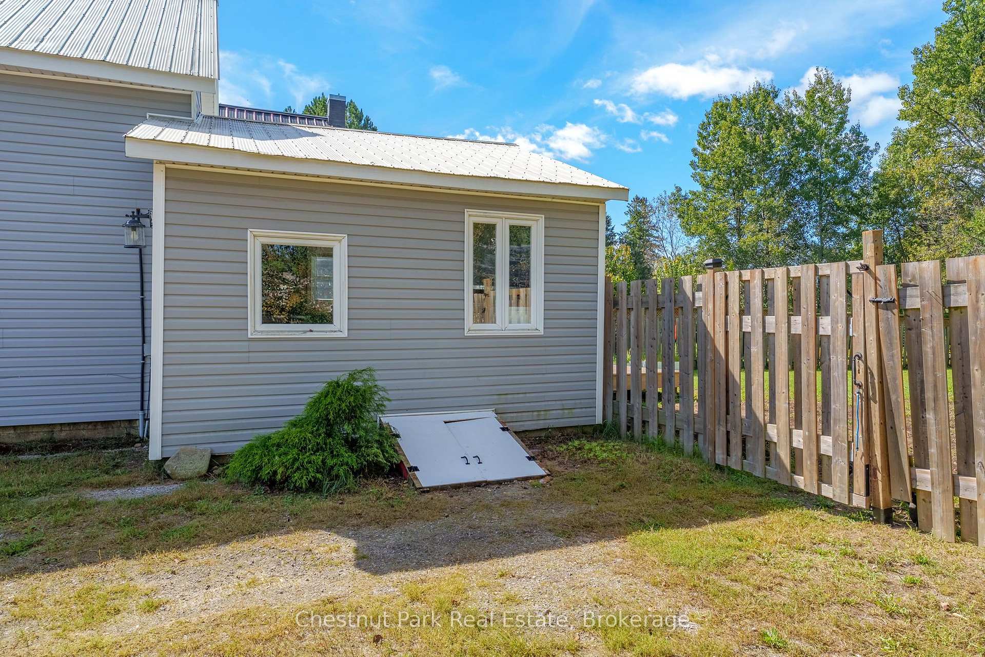 Photo 30 of 156 Main Street, Perry, Novar — HOMEH