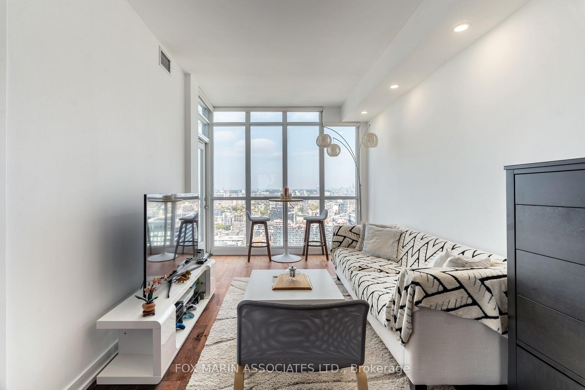 Photo 8 of Unit PH12, 15 Iceboat Terrace, Toronto, Waterfront Communities — HOMEH