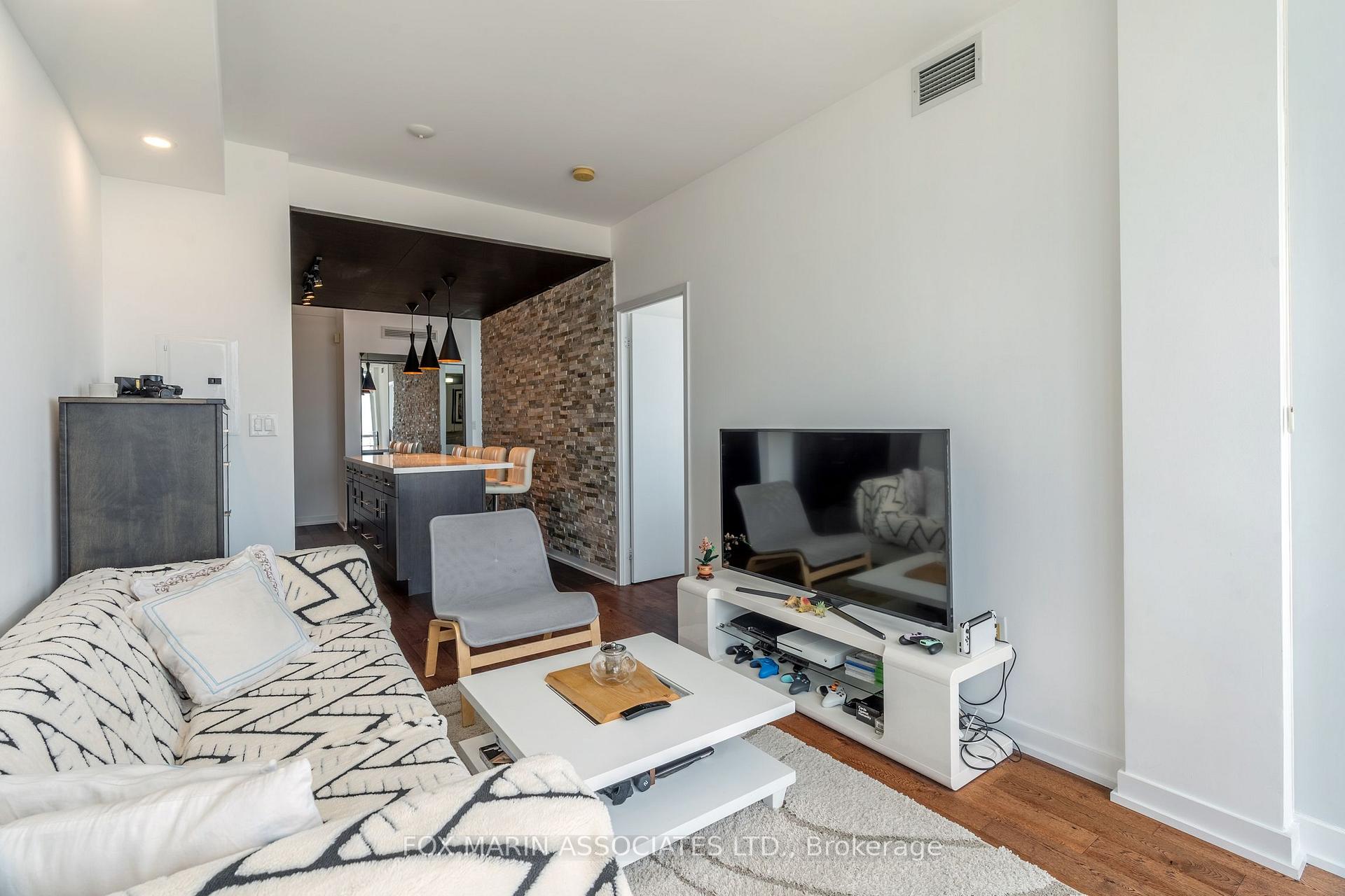 Photo 9 of Unit PH12, 15 Iceboat Terrace, Toronto, Waterfront Communities — HOMEH
