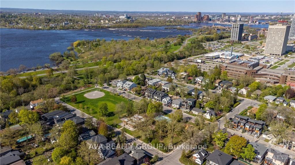 Photo 3 of 230 Carleton Street, Ottawa, Ottawa West/Tunneys Pasture — HOMEH