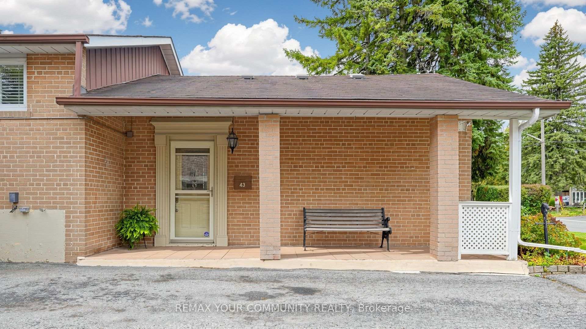 Photo 5 of 43 Seaton Drive, Aurora, Aurora Highlands — HOMEH