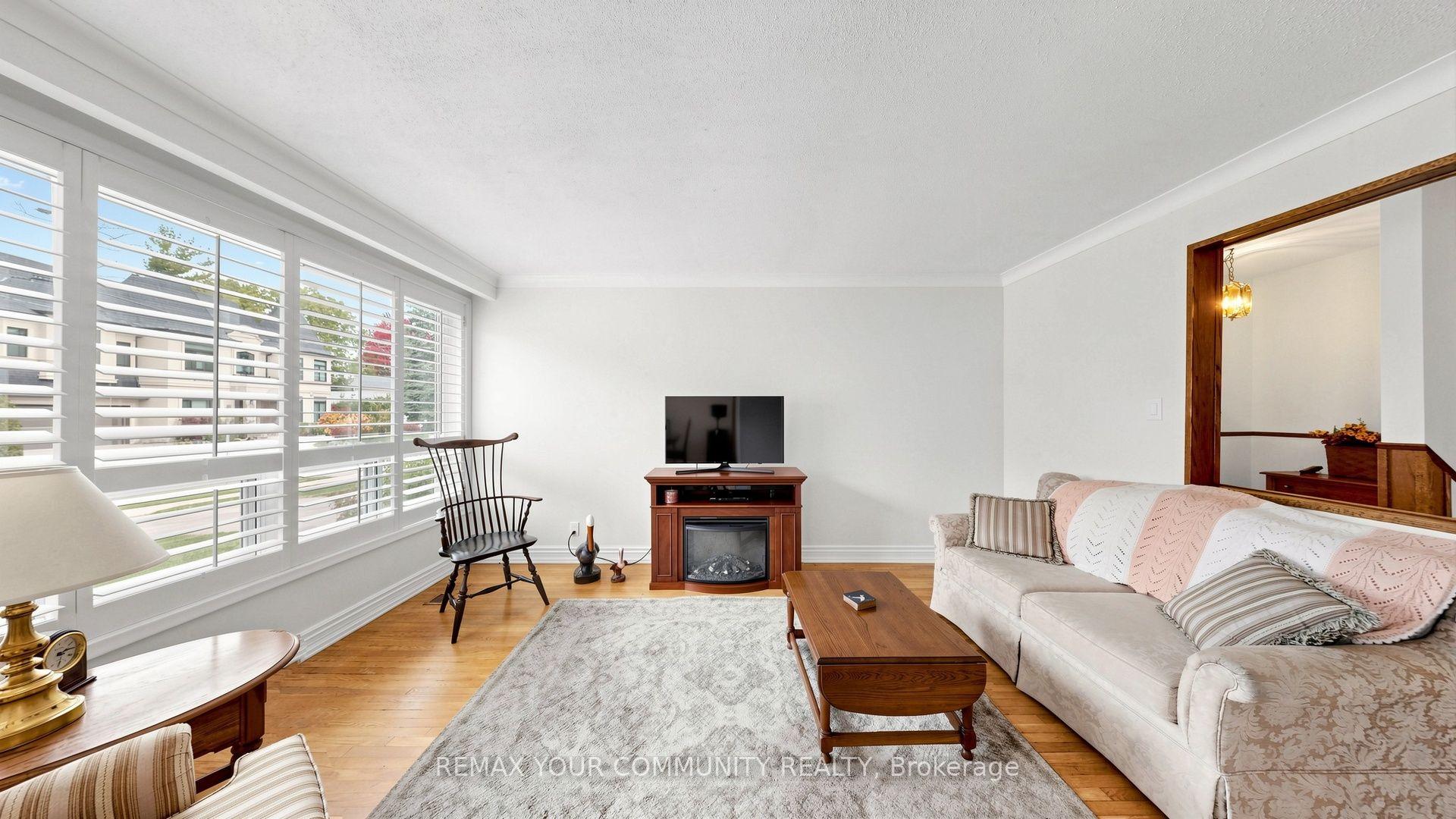 Photo 8 of 43 Seaton Drive, Aurora, Aurora Highlands — HOMEH