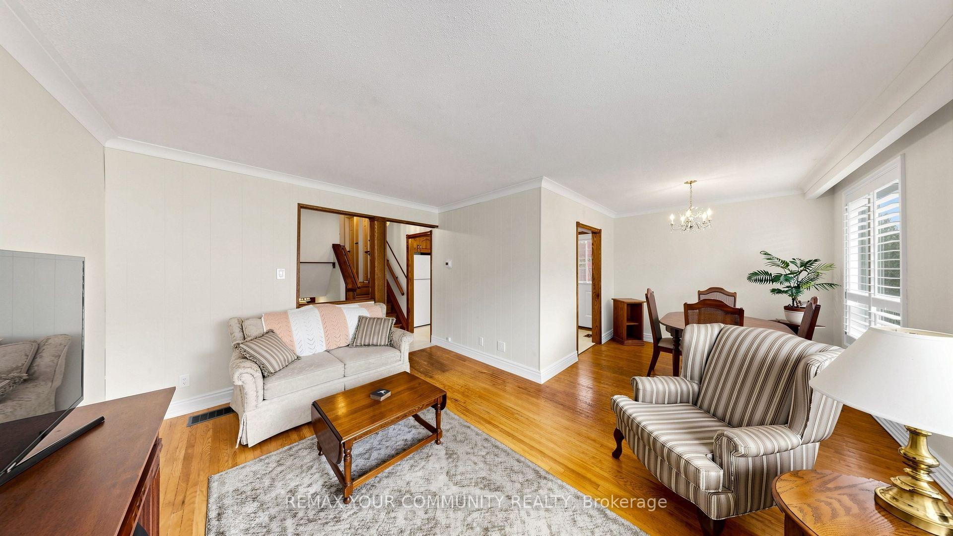 Photo 10 of 43 Seaton Drive, Aurora, Aurora Highlands — HOMEH
