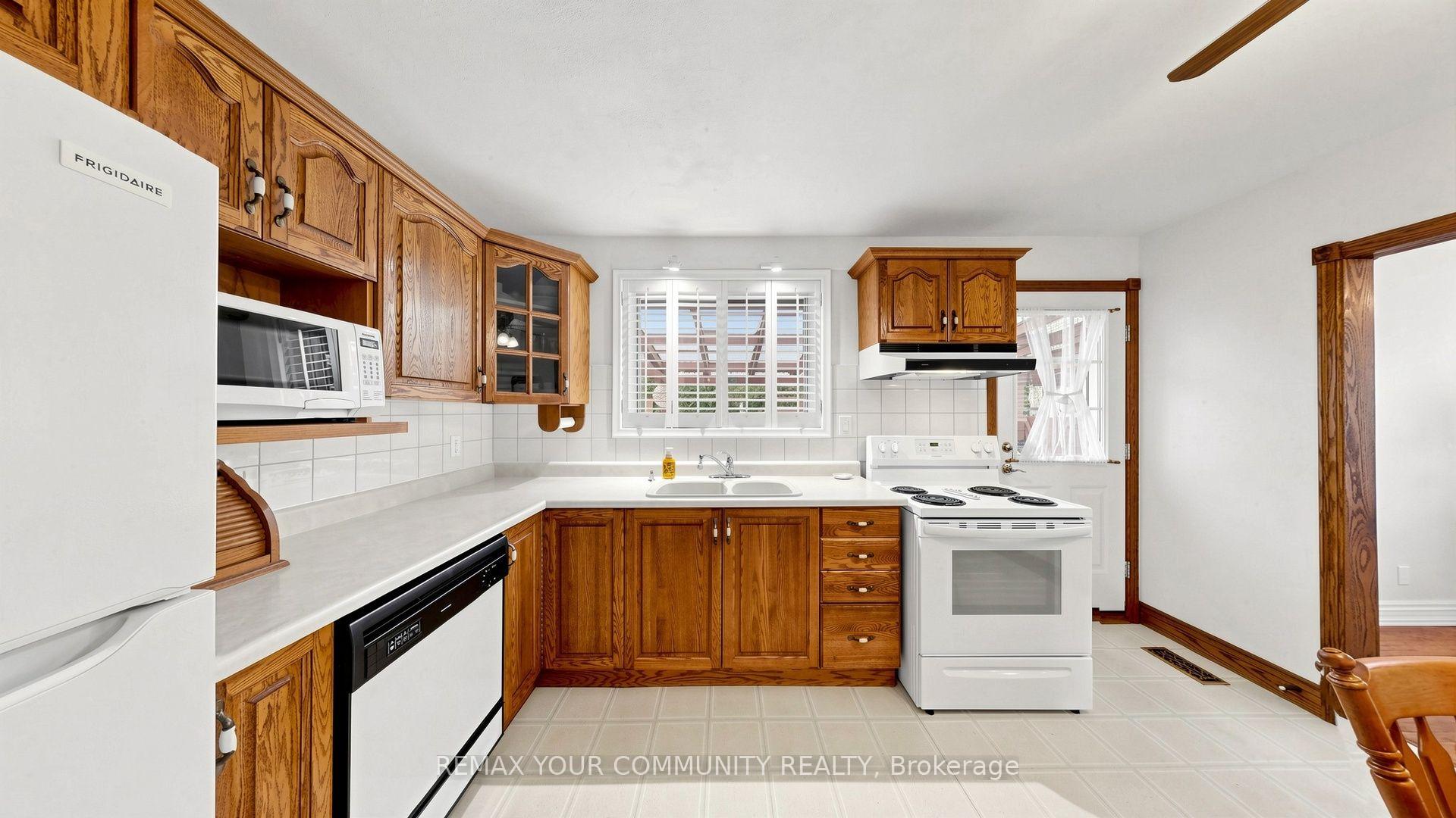 Photo 14 of 43 Seaton Drive, Aurora, Aurora Highlands — HOMEH