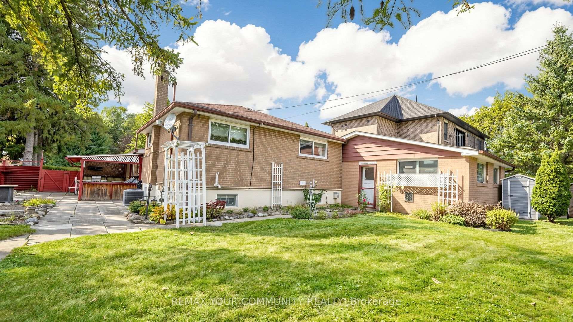Photo 37 of 43 Seaton Drive, Aurora, Aurora Highlands — HOMEH