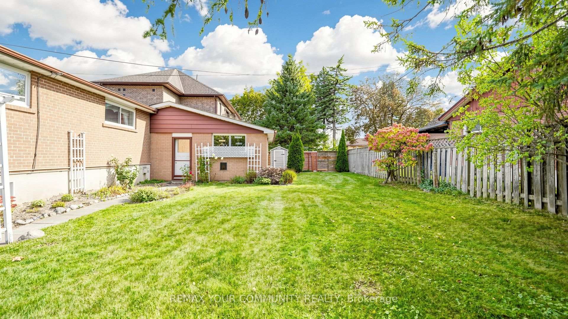 Photo 40 of 43 Seaton Drive, Aurora, Aurora Highlands — HOMEH