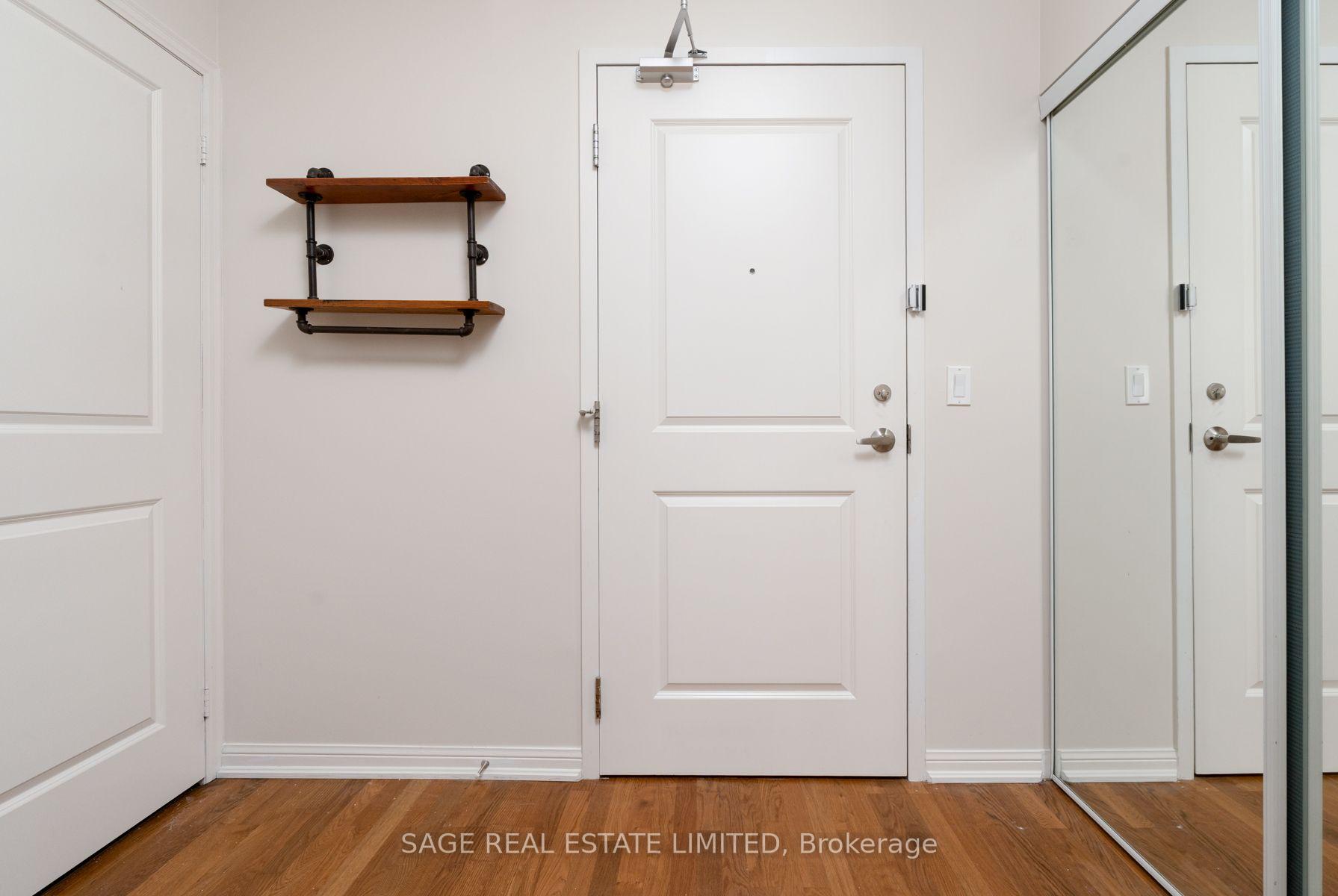 Photo 2 of Unit 904, 628 Fleet Street, Toronto, Waterfront Communities — HOMEH