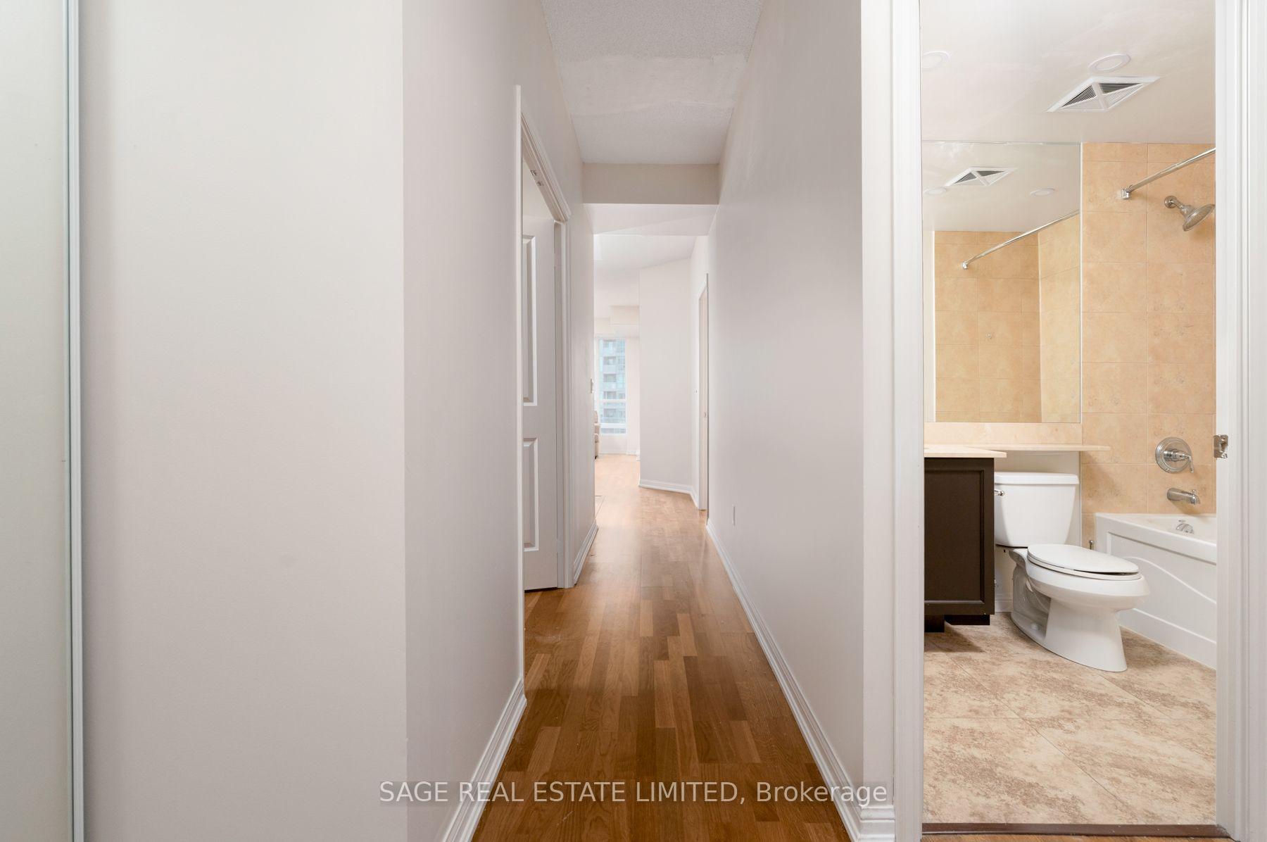 Photo 3 of Unit 904, 628 Fleet Street, Toronto, Waterfront Communities — HOMEH