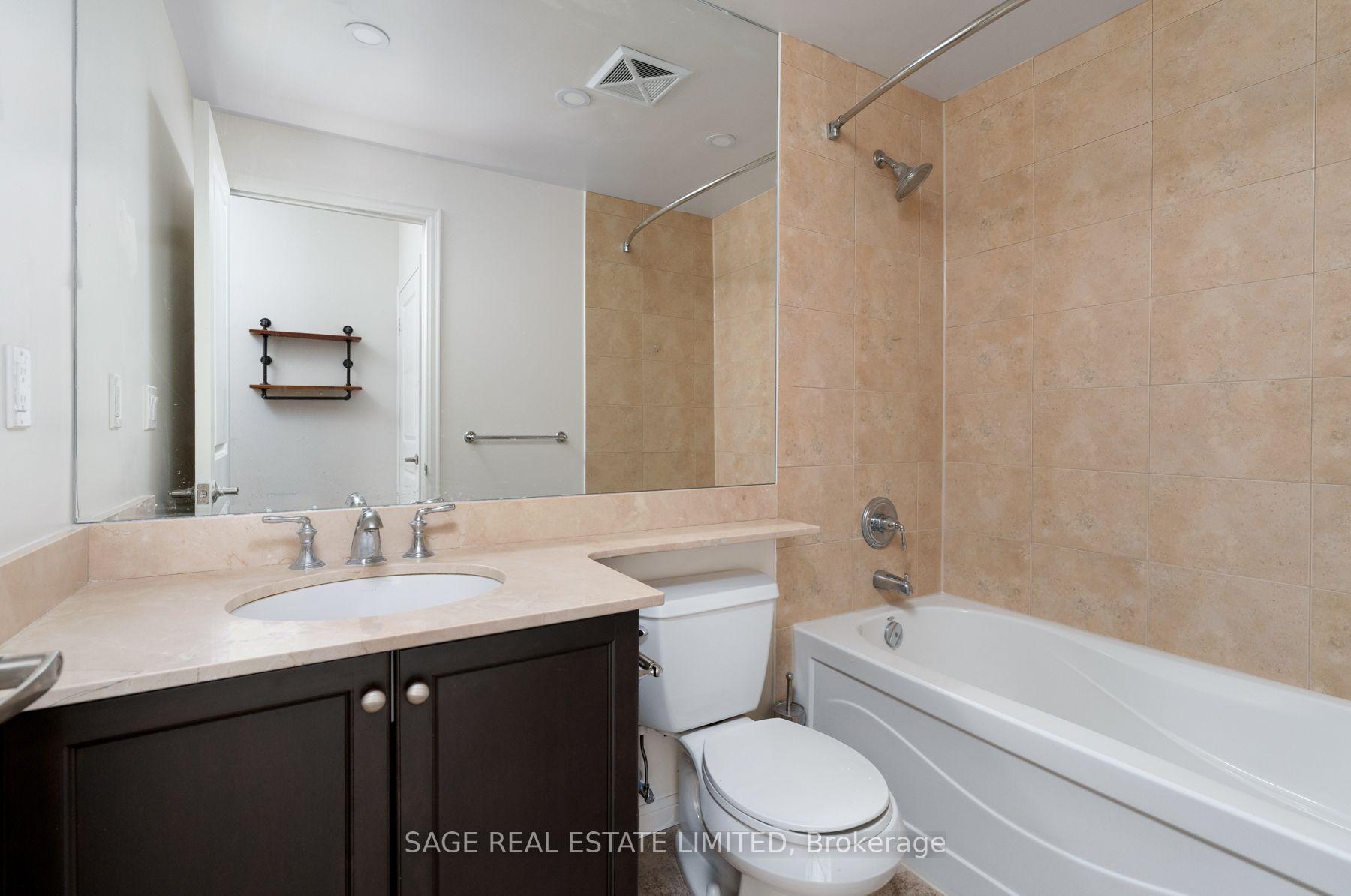 Photo 4 of Unit 904, 628 Fleet Street, Toronto, Waterfront Communities — HOMEH