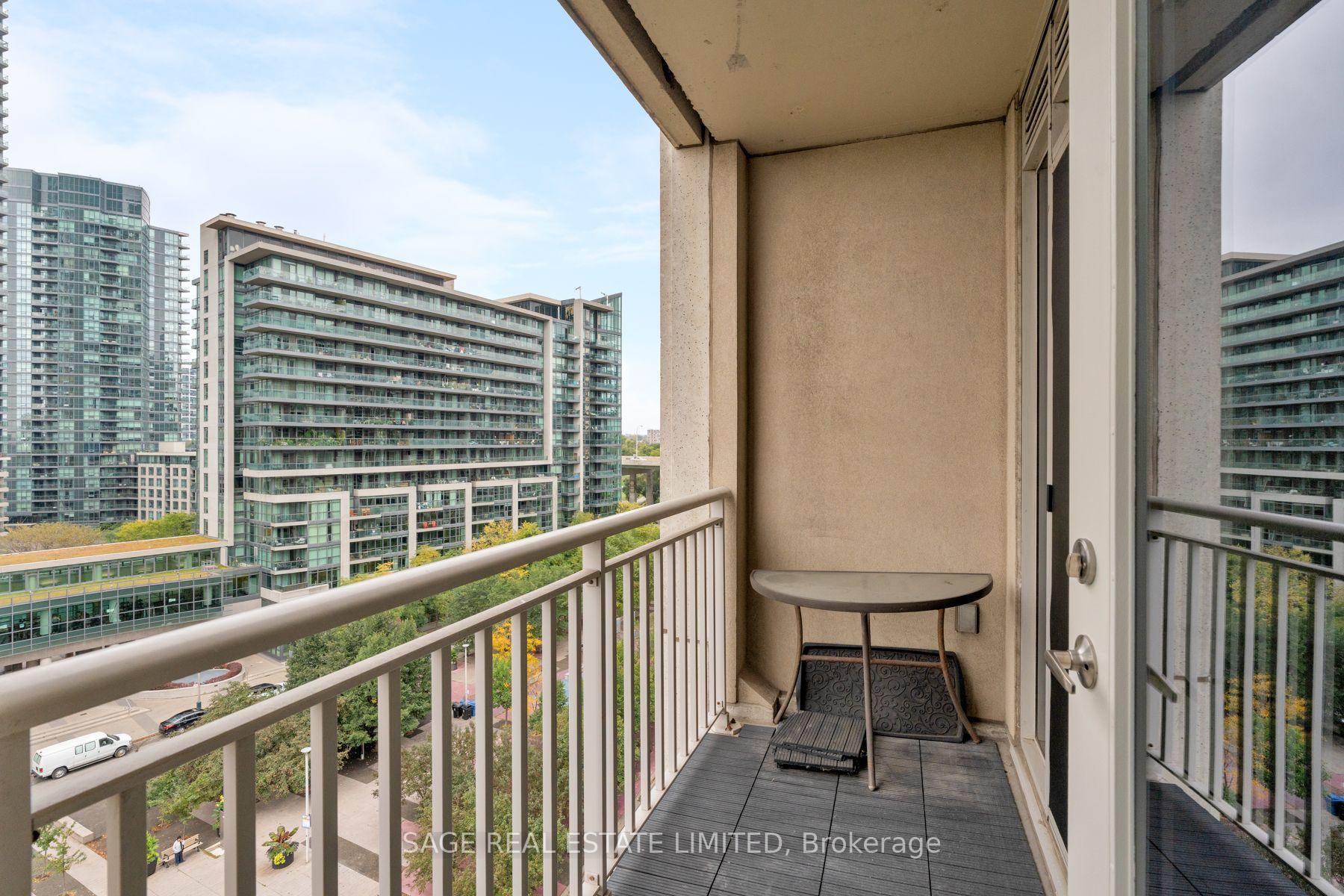 Photo 13 of Unit 904, 628 Fleet Street, Toronto, Waterfront Communities — HOMEH