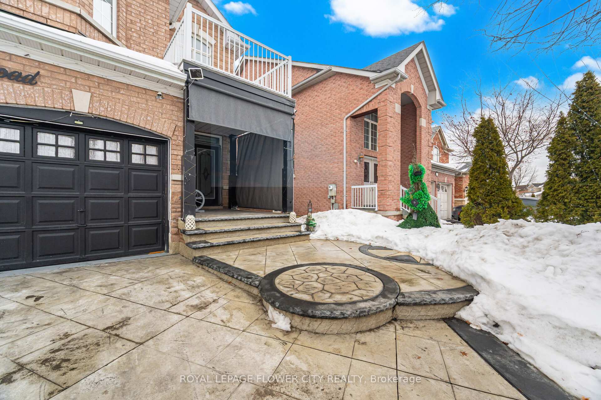 Photo 3 of 67 Olde Town Road, Brampton, Fletcher's Creek Village — HOMEH