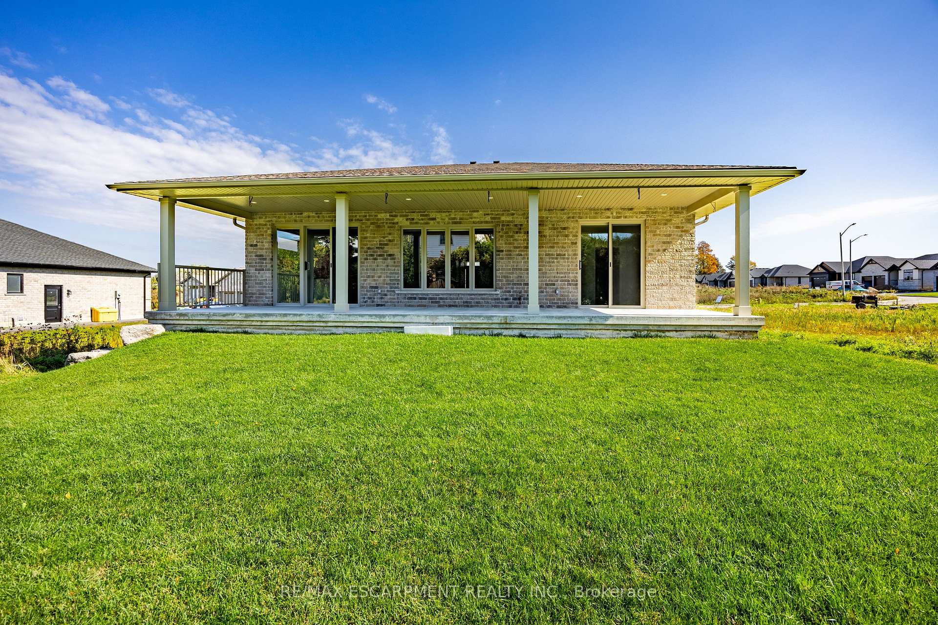 Photo 2 of 58 Judd Drive, Norfolk, Simcoe — HOMEH