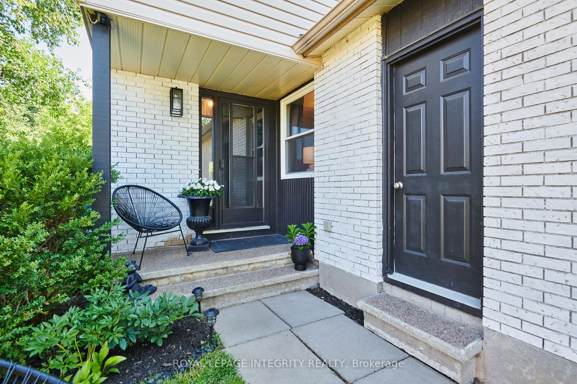 Photo 3 of 209 Sherway Drive, Ottawa, Barrhaven - Pheasant Run — HOMEH
