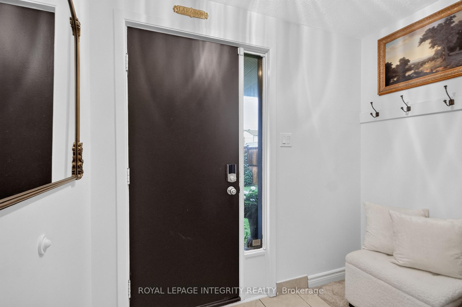 Photo 4 of 209 Sherway Drive, Ottawa, Barrhaven - Pheasant Run — HOMEH