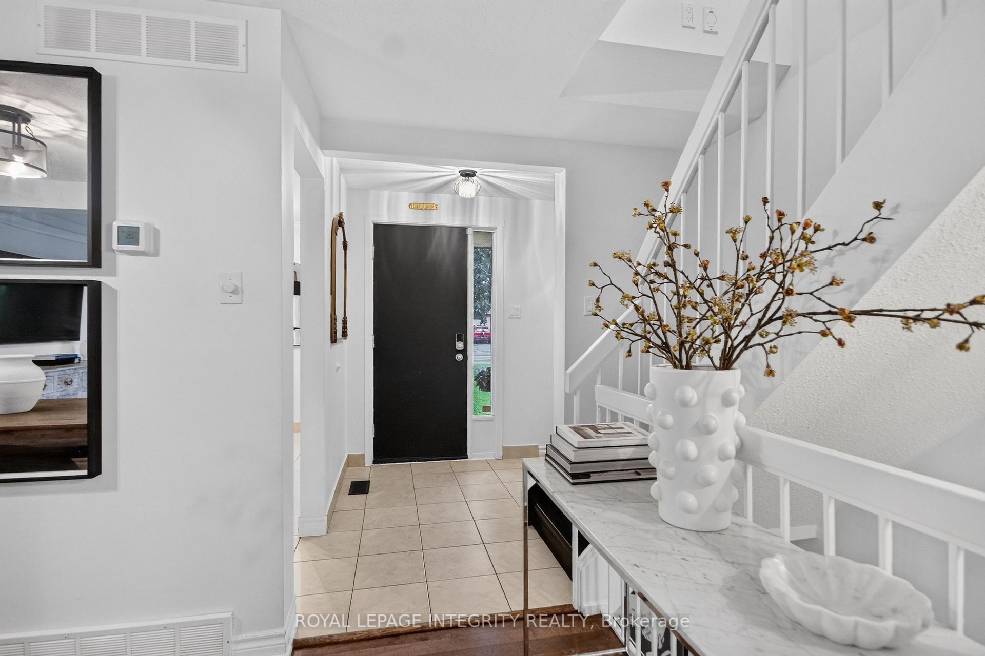 Photo 5 of 209 Sherway Drive, Ottawa, Barrhaven - Pheasant Run — HOMEH
