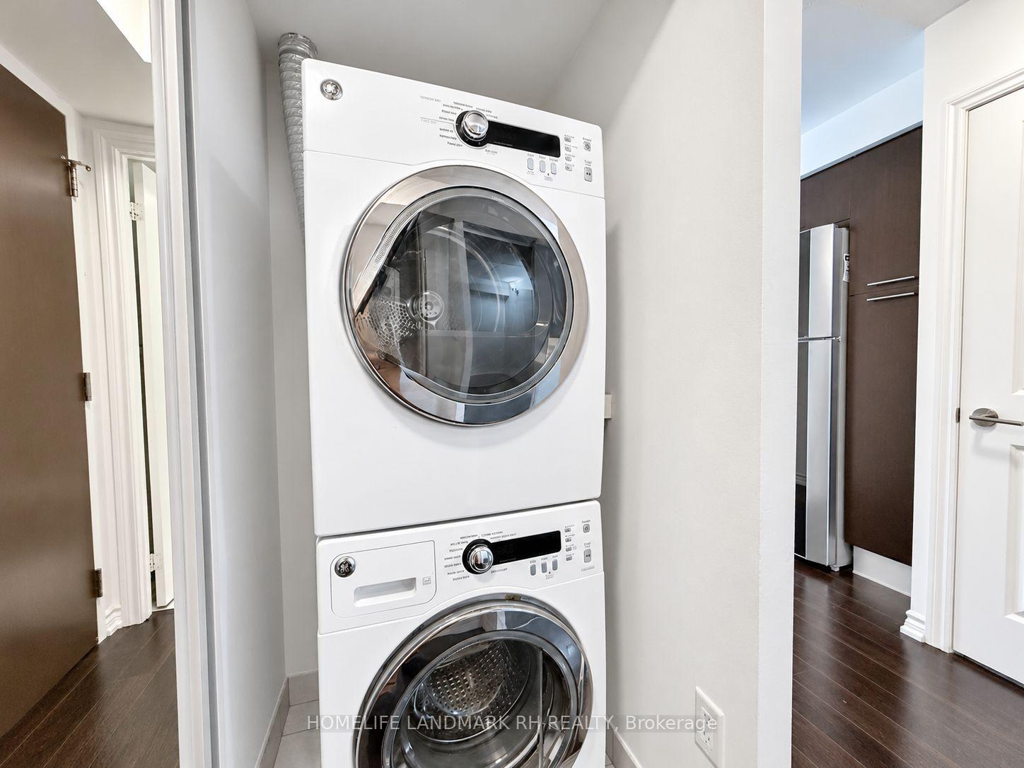 Photo 11 of Unit 2316, 386 Yonge Street, Toronto, Bay Street Corridor — HOMEH