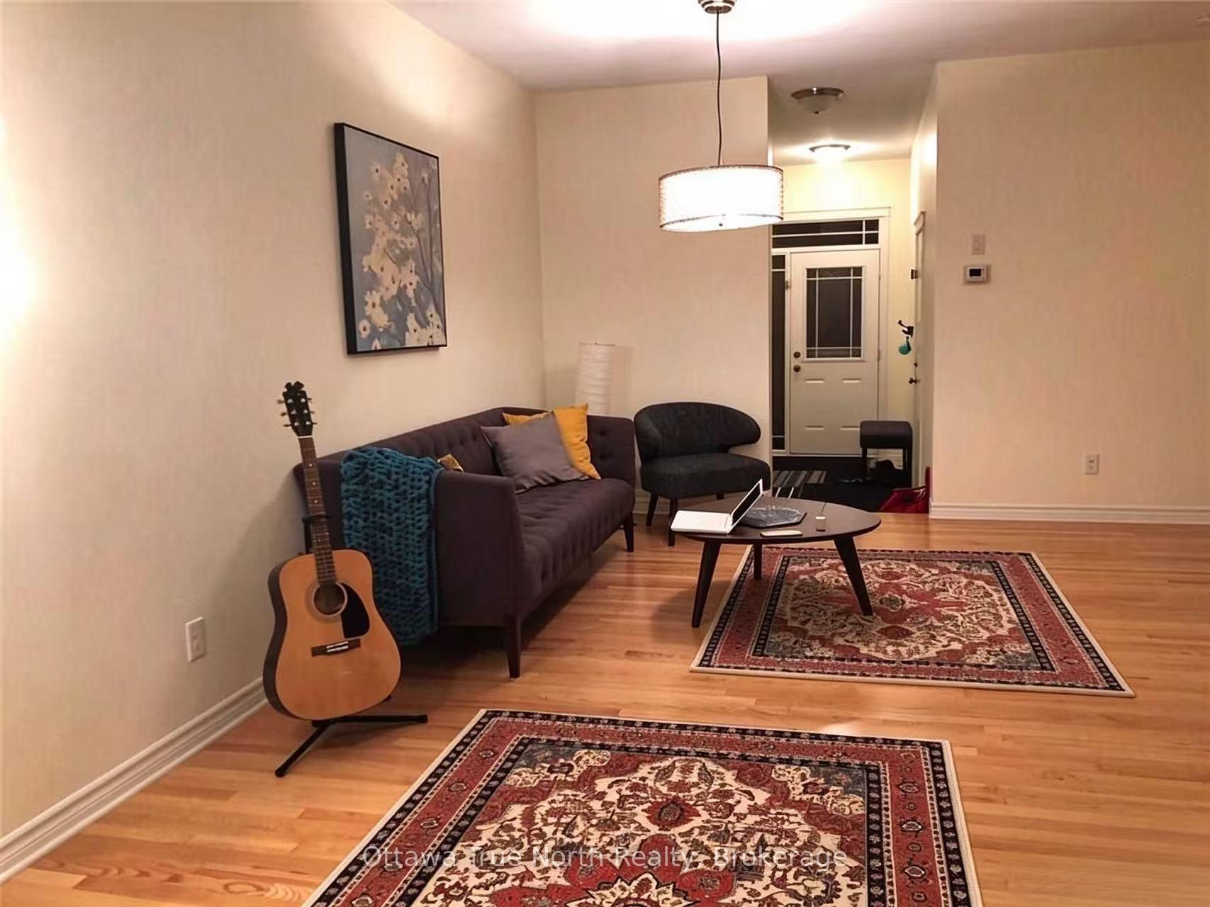 Photo 2 of 437 Celtic Ridge Crescent, Ottawa, Kanata - Morgan's Grant/South March — HOMEH