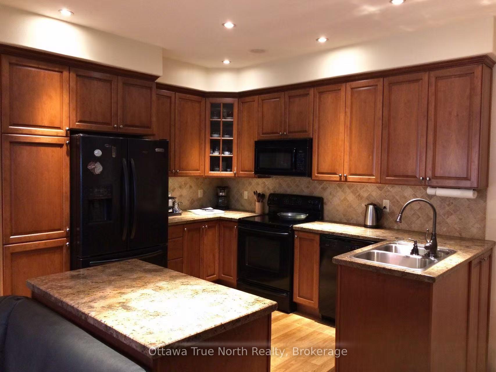 Photo 5 of 437 Celtic Ridge Crescent, Ottawa, Kanata - Morgan's Grant/South March — HOMEH