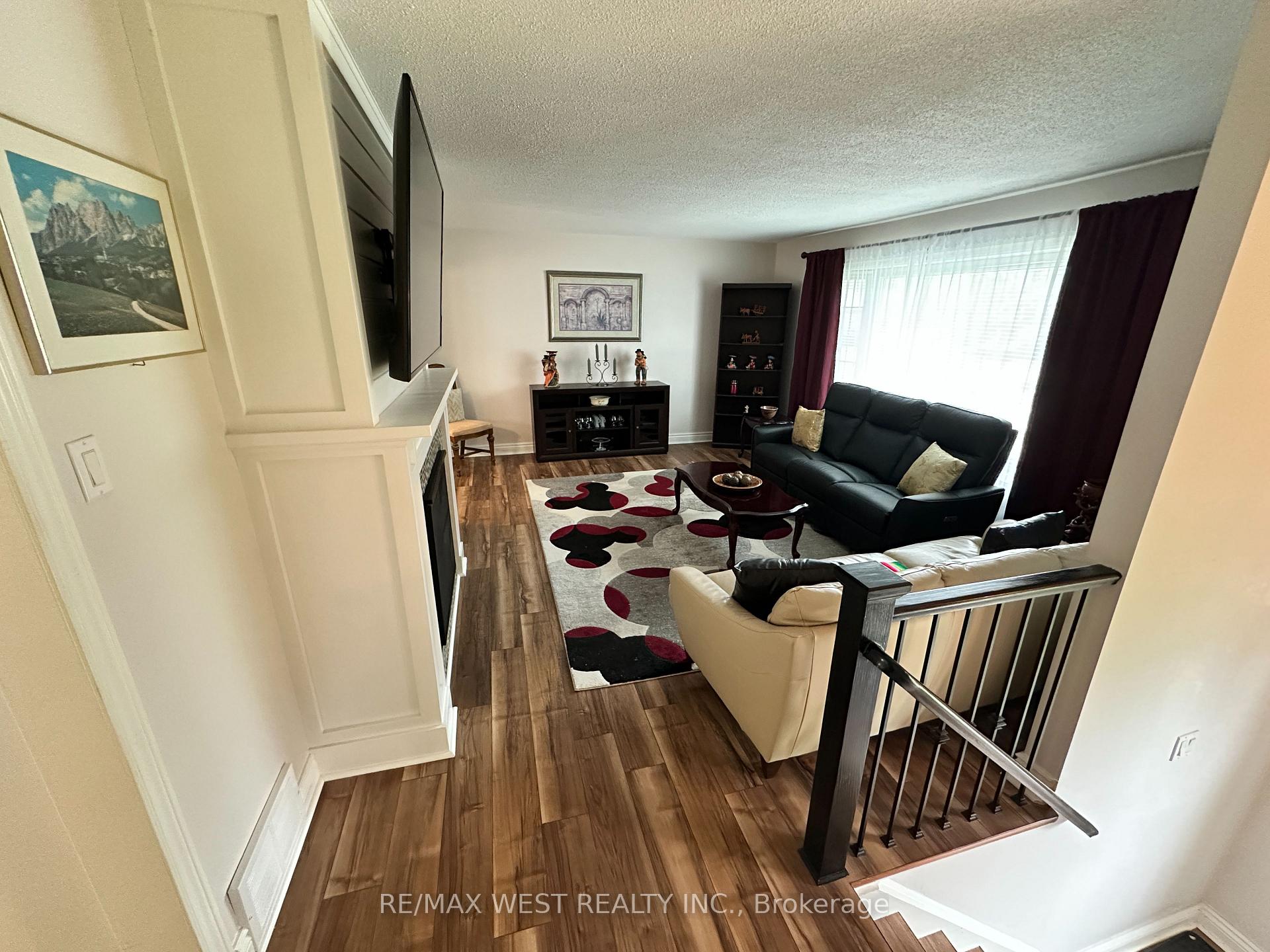 Photo 5 of 53 Bloomfield Avenue, St. Catharines, Secord Woods — HOMEH
