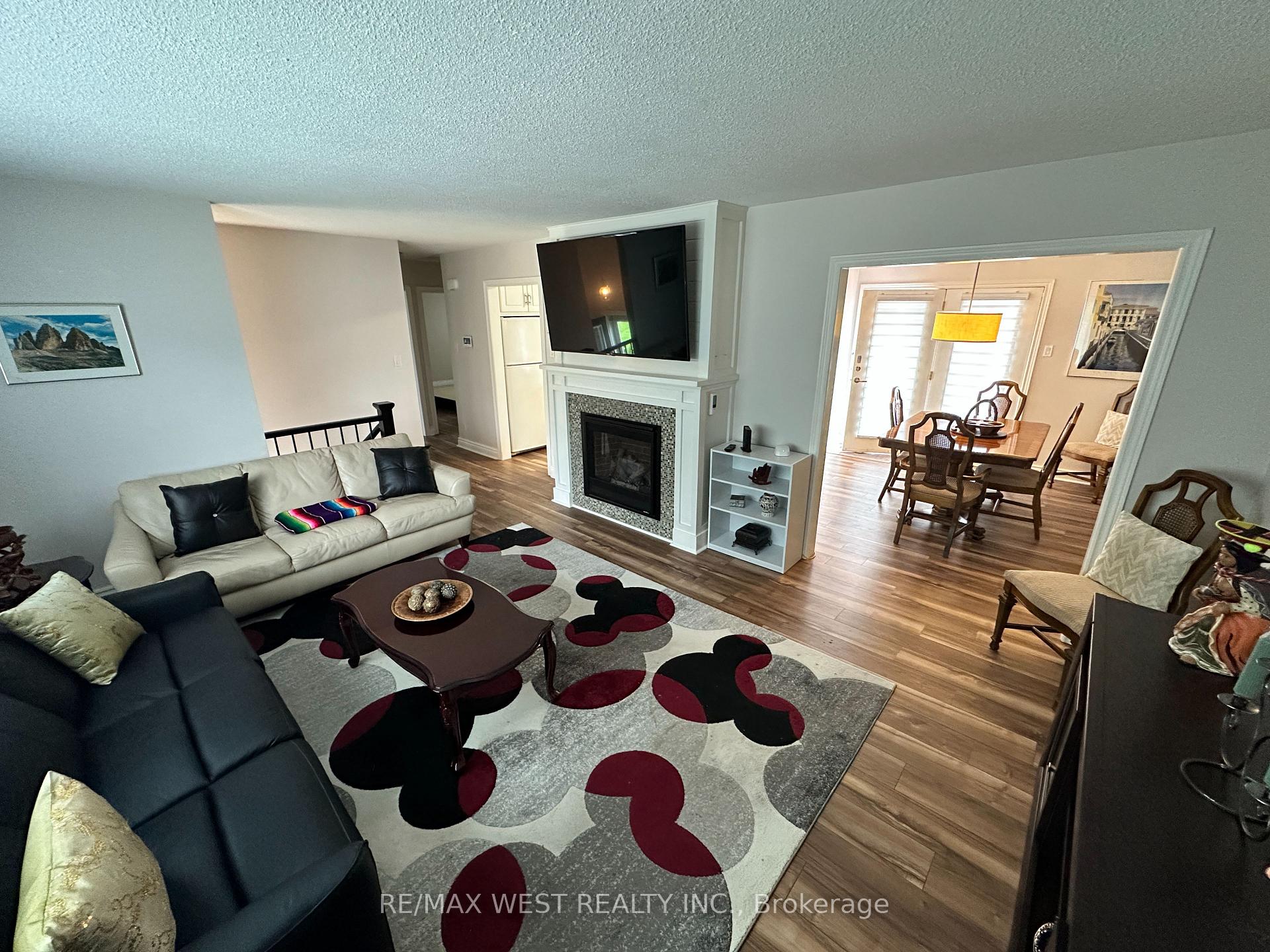 Photo 7 of 53 Bloomfield Avenue, St. Catharines, Secord Woods — HOMEH