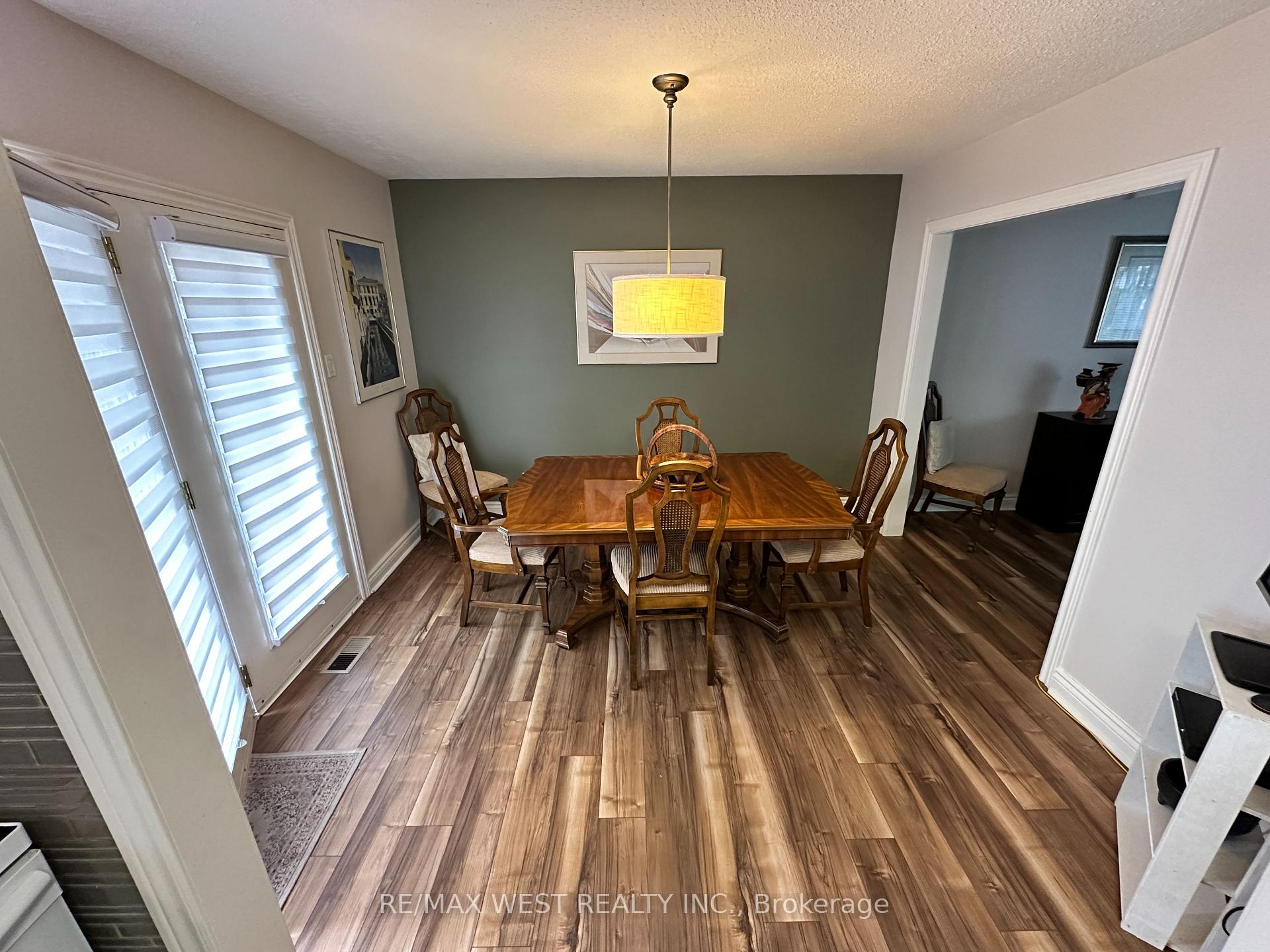 Photo 9 of 53 Bloomfield Avenue, St. Catharines, Secord Woods — HOMEH
