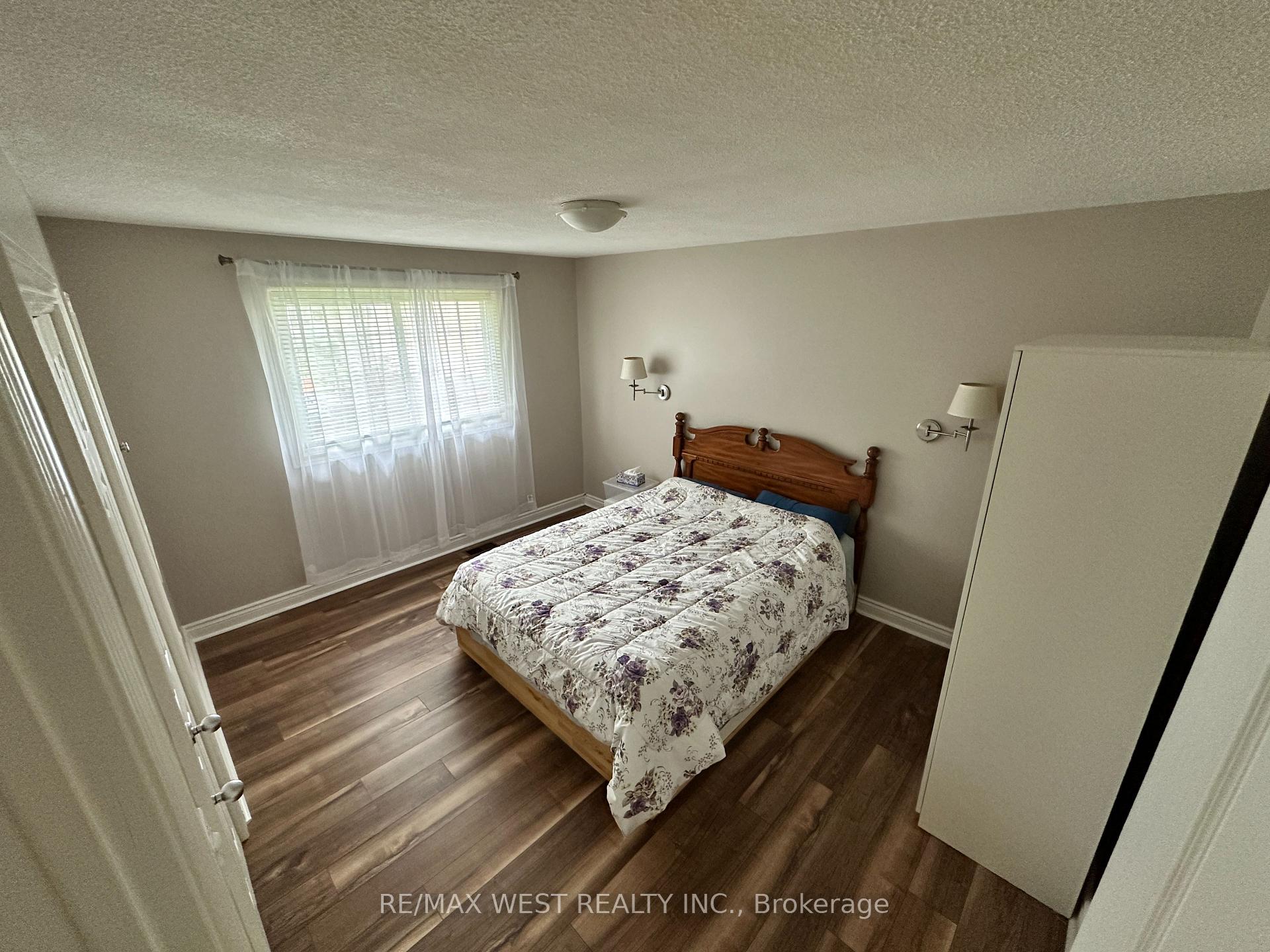 Photo 10 of 53 Bloomfield Avenue, St. Catharines, Secord Woods — HOMEH