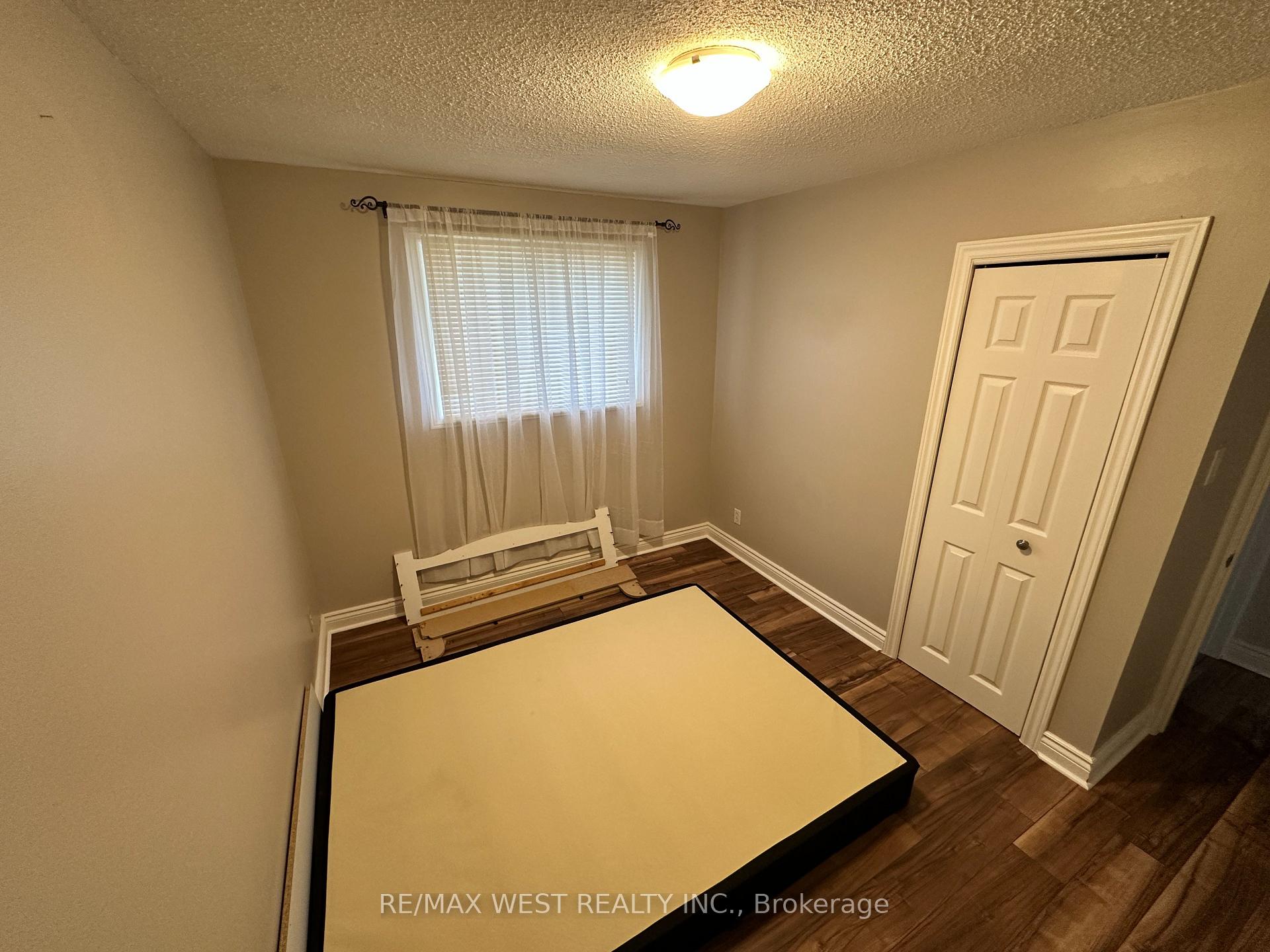 Photo 13 of 53 Bloomfield Avenue, St. Catharines, Secord Woods — HOMEH